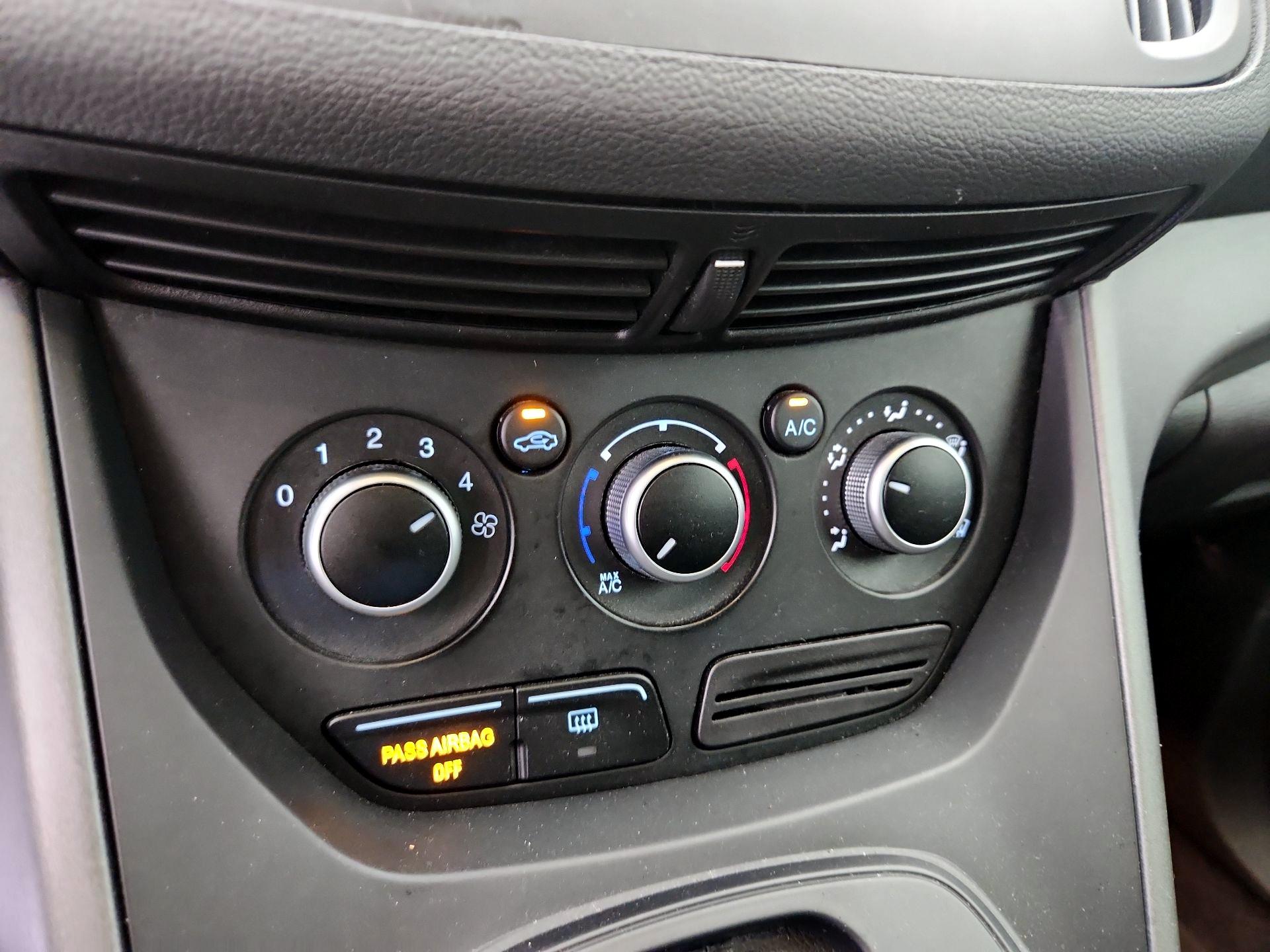 Thumbnail: 2015 Ford Escape - 16