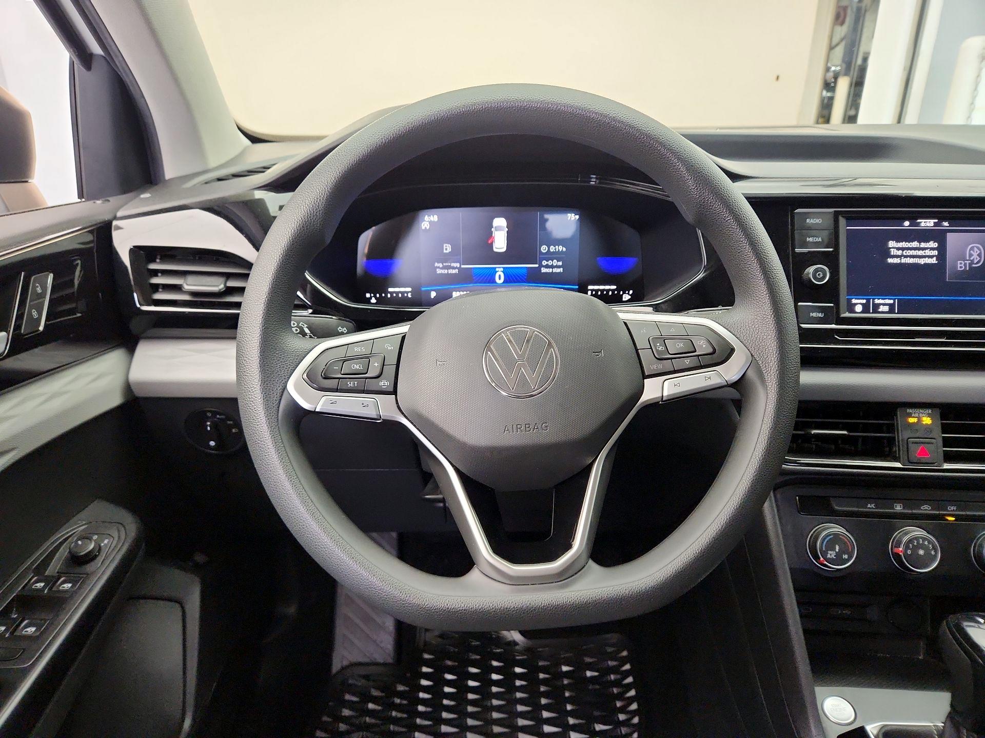 Thumbnail: 2022 Volkswagen Taos - 10