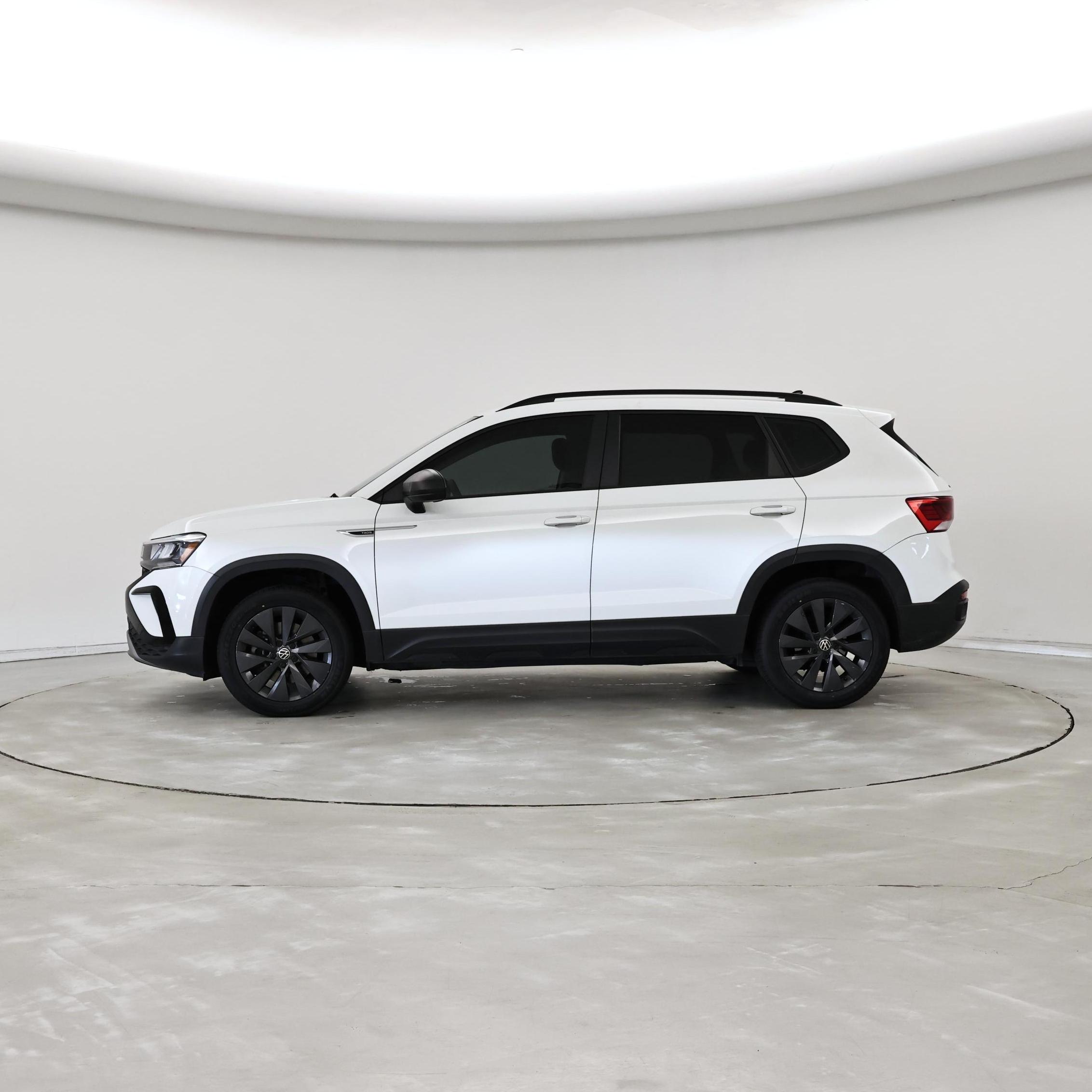 Thumbnail: 2022 Volkswagen Taos - 3