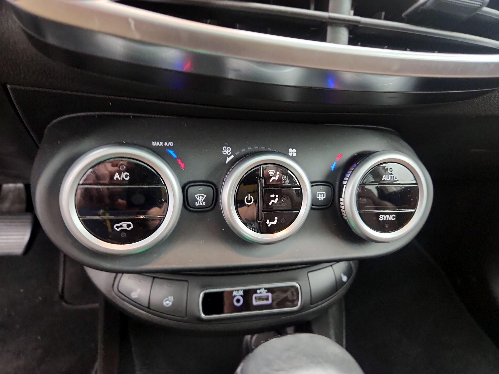 Thumbnail: 2016 Fiat 500X - 17