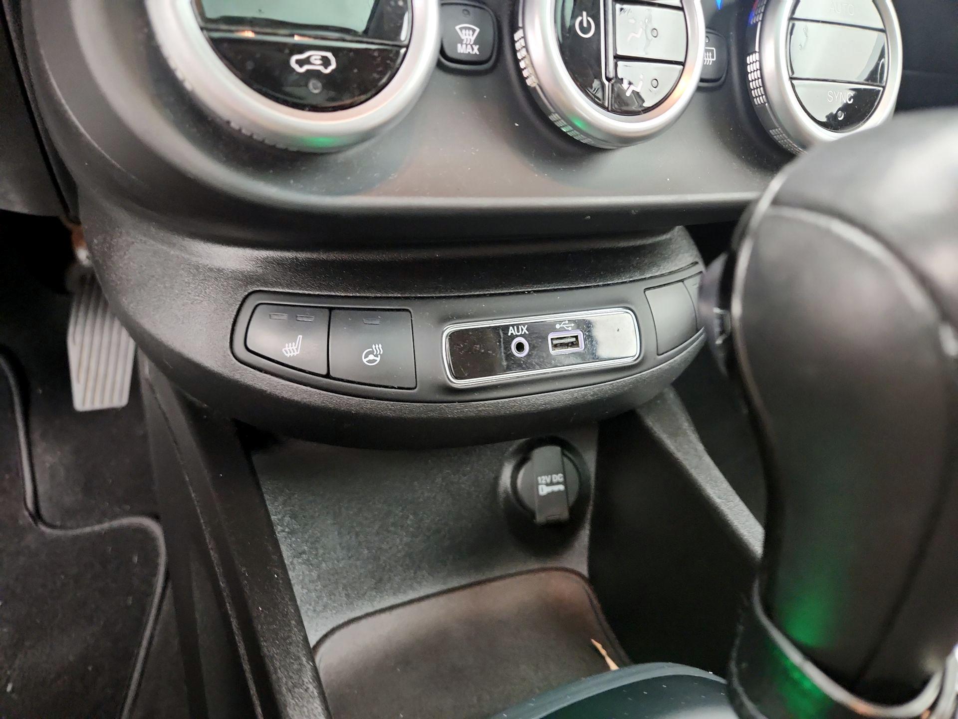 Thumbnail: 2016 Fiat 500X - 19
