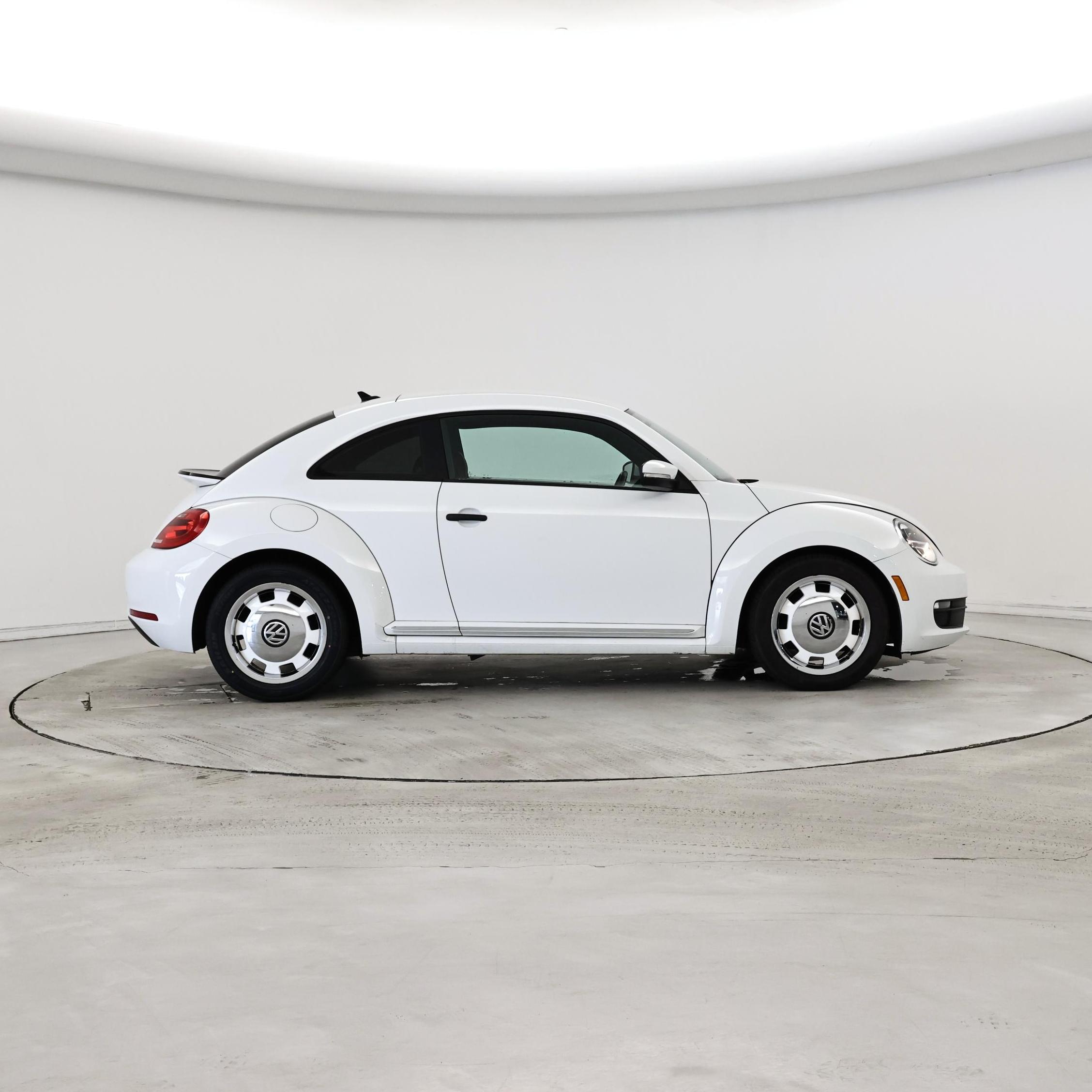 Thumbnail: 2016 Volkswagen Beetle - 7