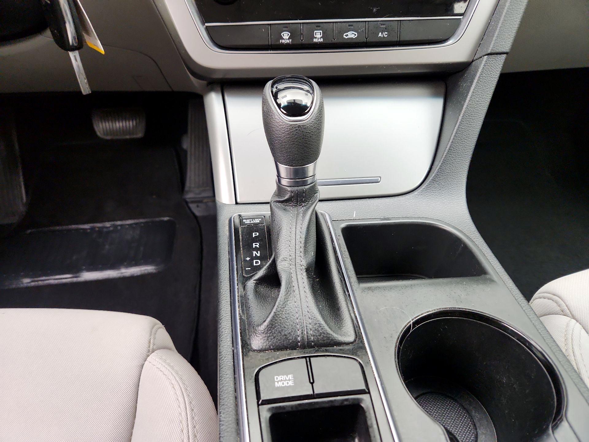 Thumbnail: 2016 Hyundai Sonata - 17