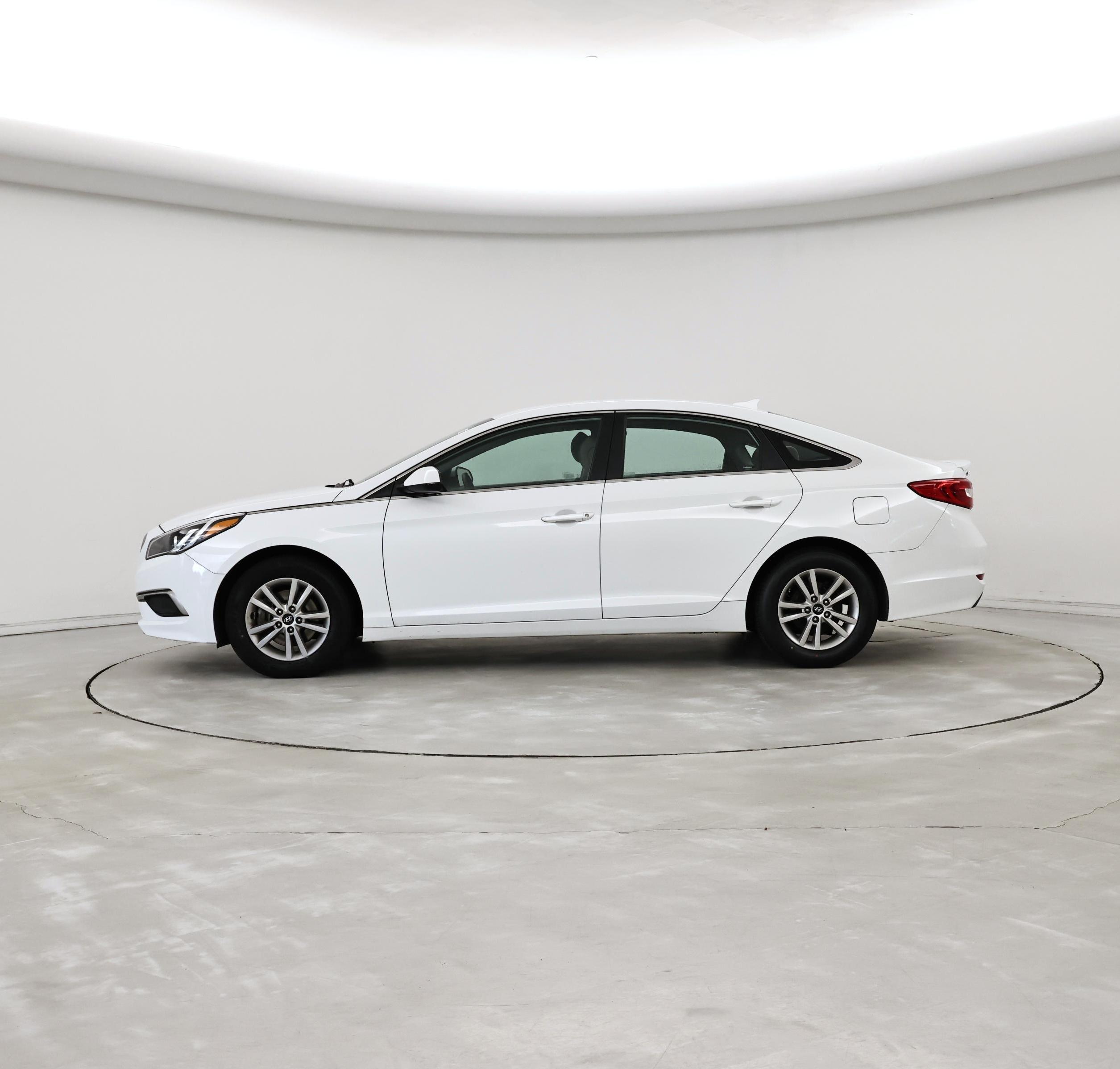 Thumbnail: 2016 Hyundai Sonata - 3