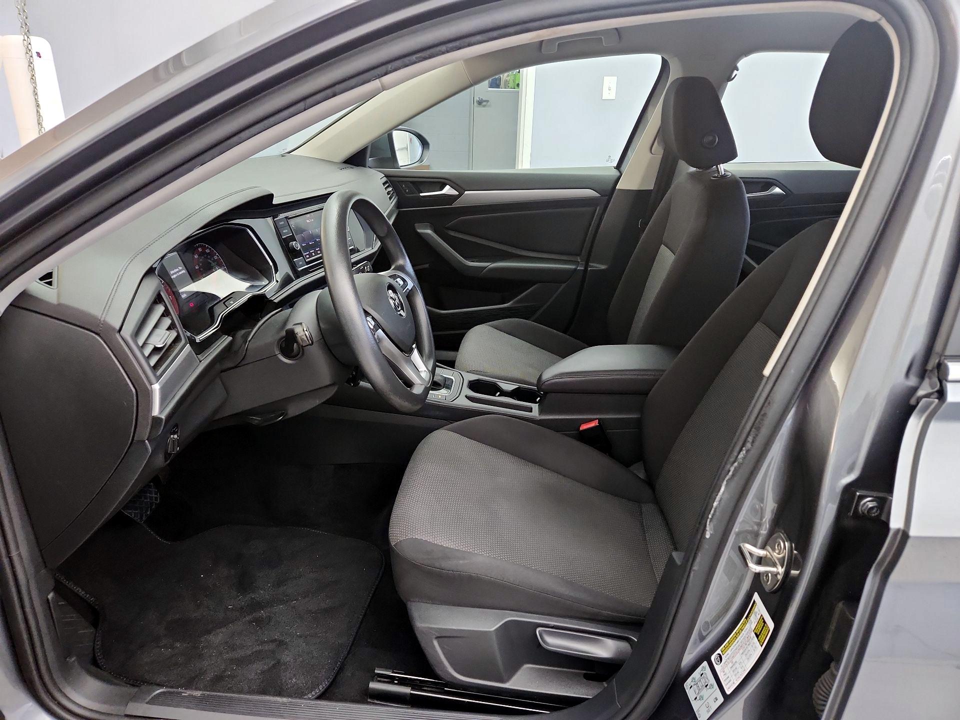 Thumbnail: 2019 Volkswagen Jetta - 11