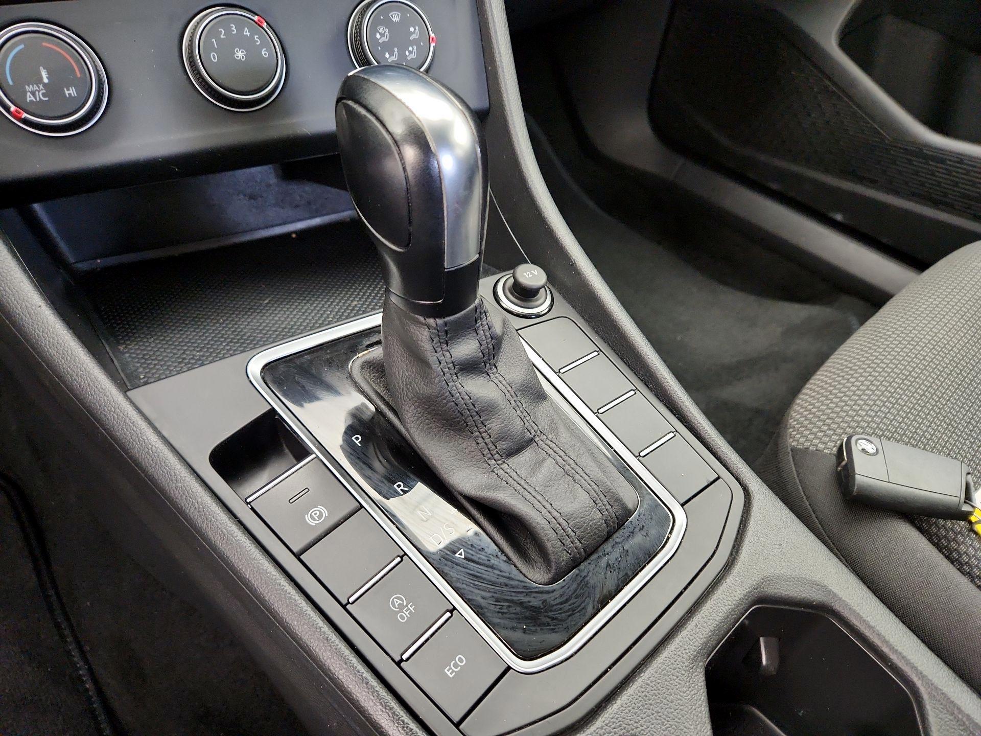 Thumbnail: 2019 Volkswagen Jetta - 17