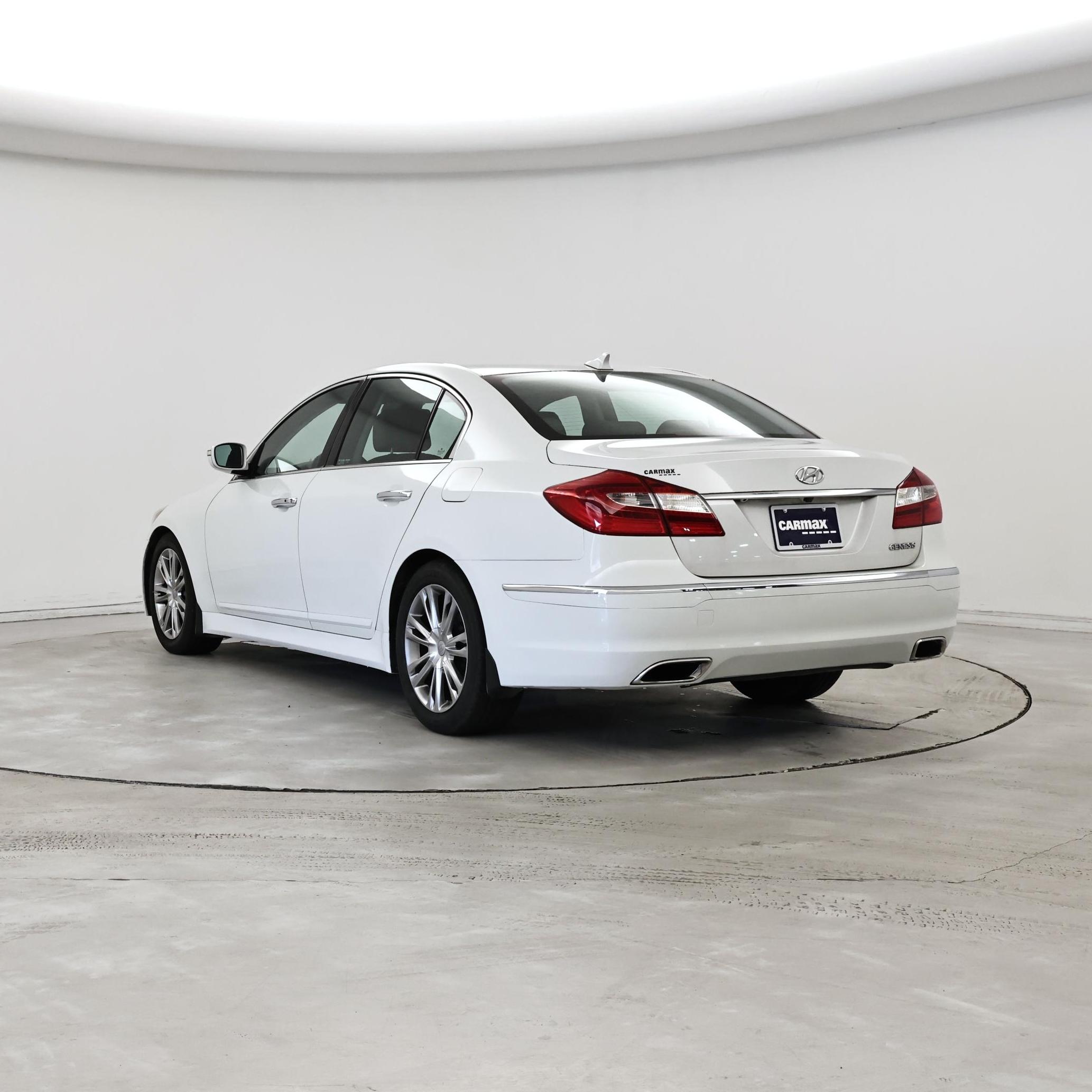 Thumbnail: 2013 Hyundai Genesis - 2