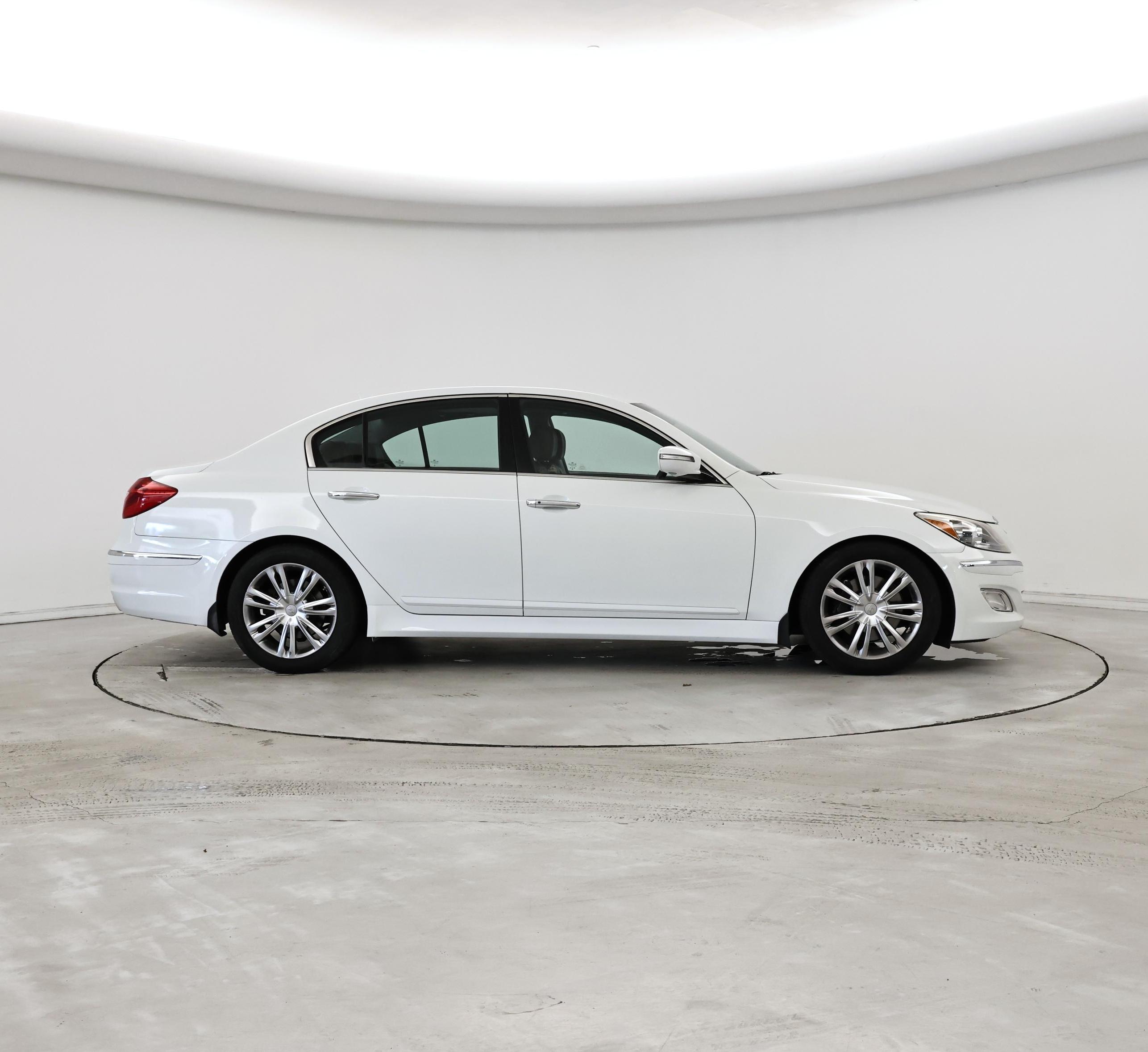 Thumbnail: 2013 Hyundai Genesis - 7