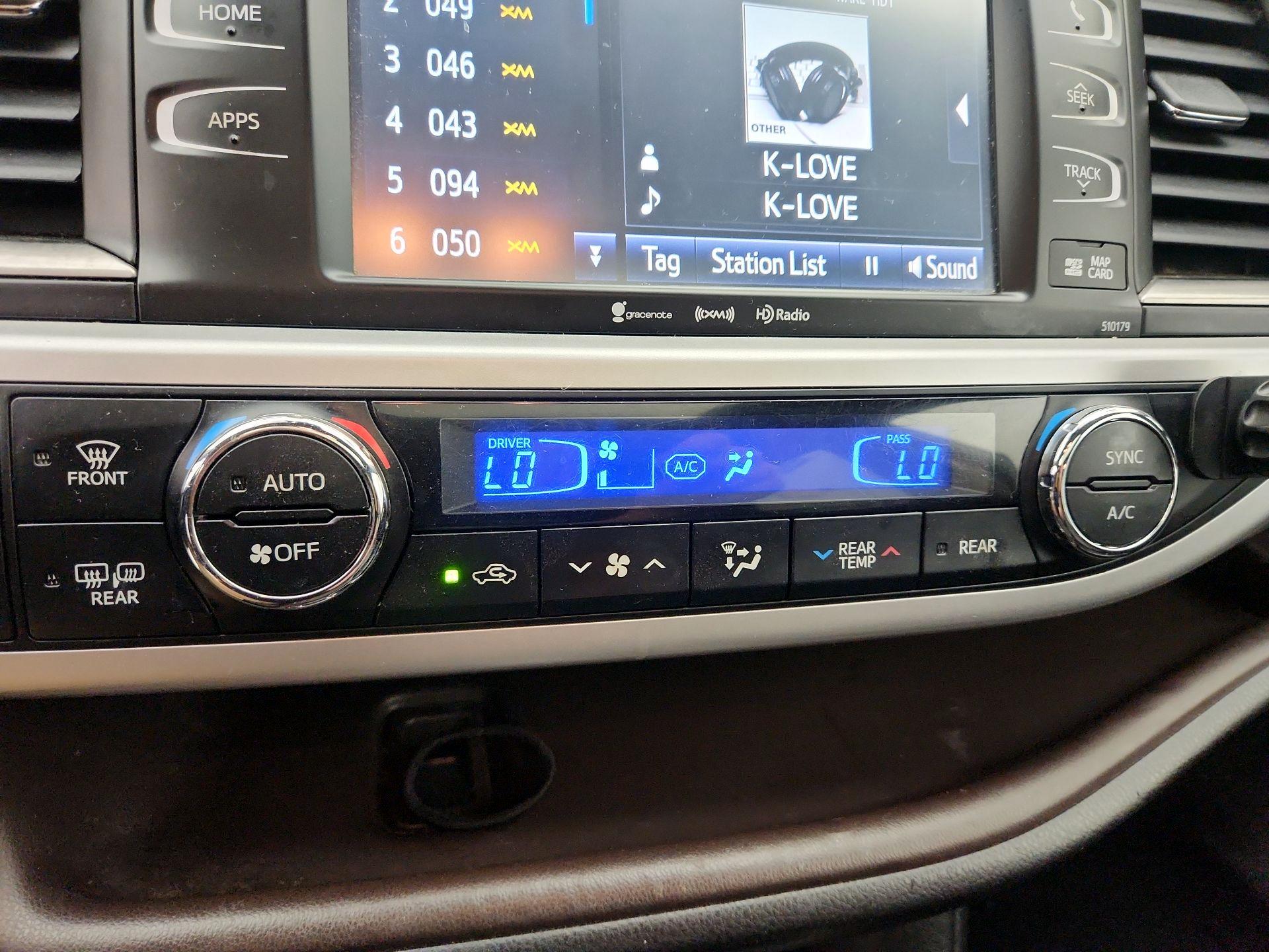 Thumbnail: 2018 Toyota Highlander - 17