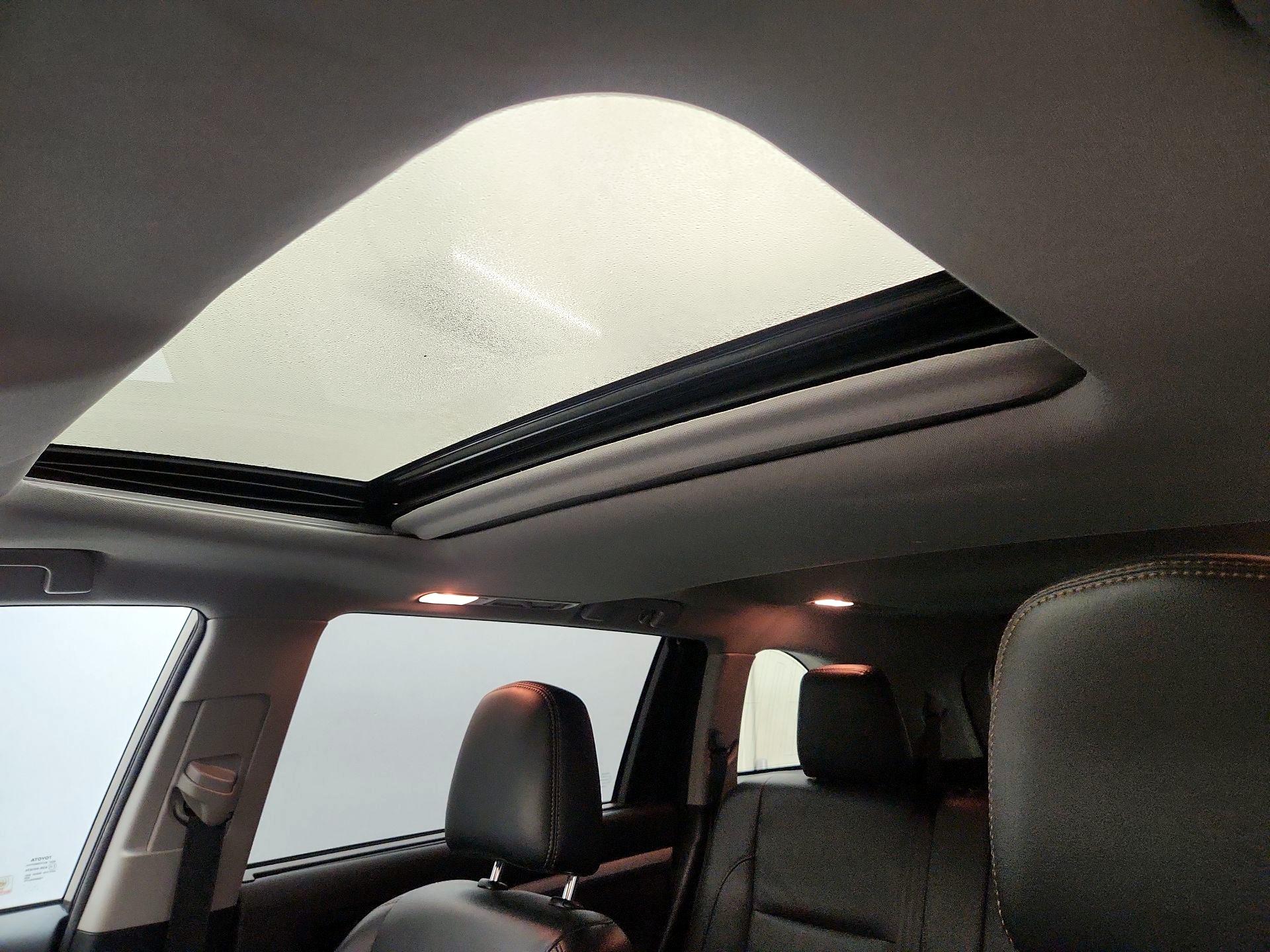 Thumbnail: 2018 Toyota Highlander - 20