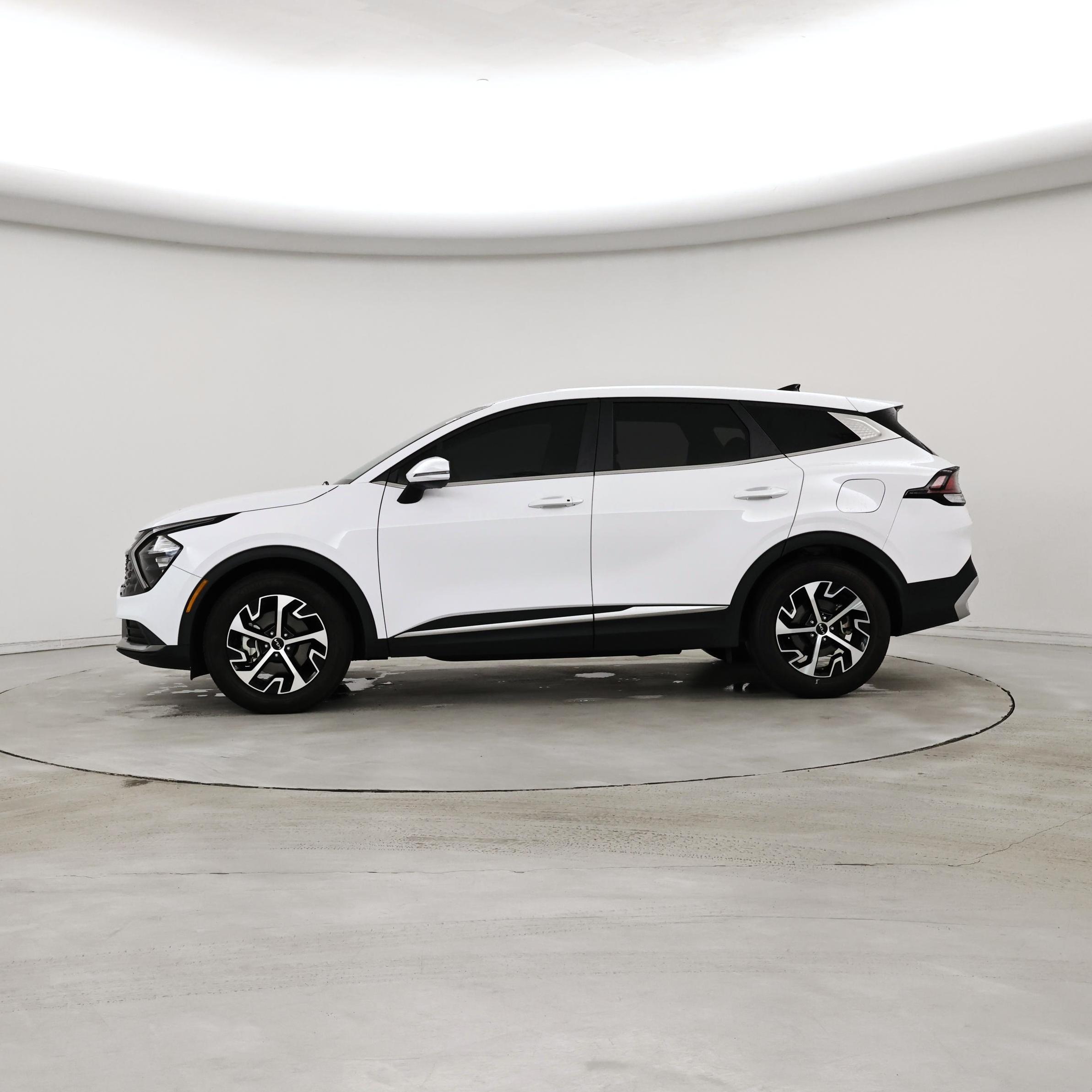 Thumbnail: 2023 Kia Sportage - 3