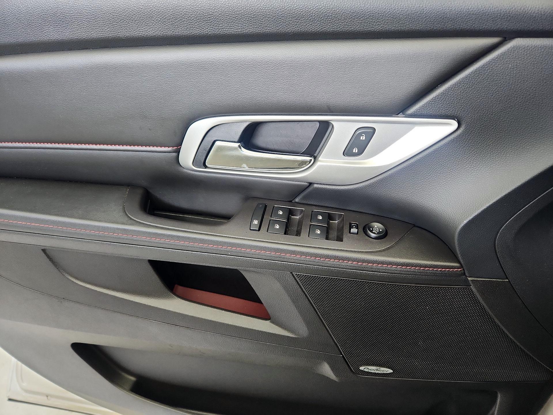 Thumbnail: 2015 GMC Terrain - 12