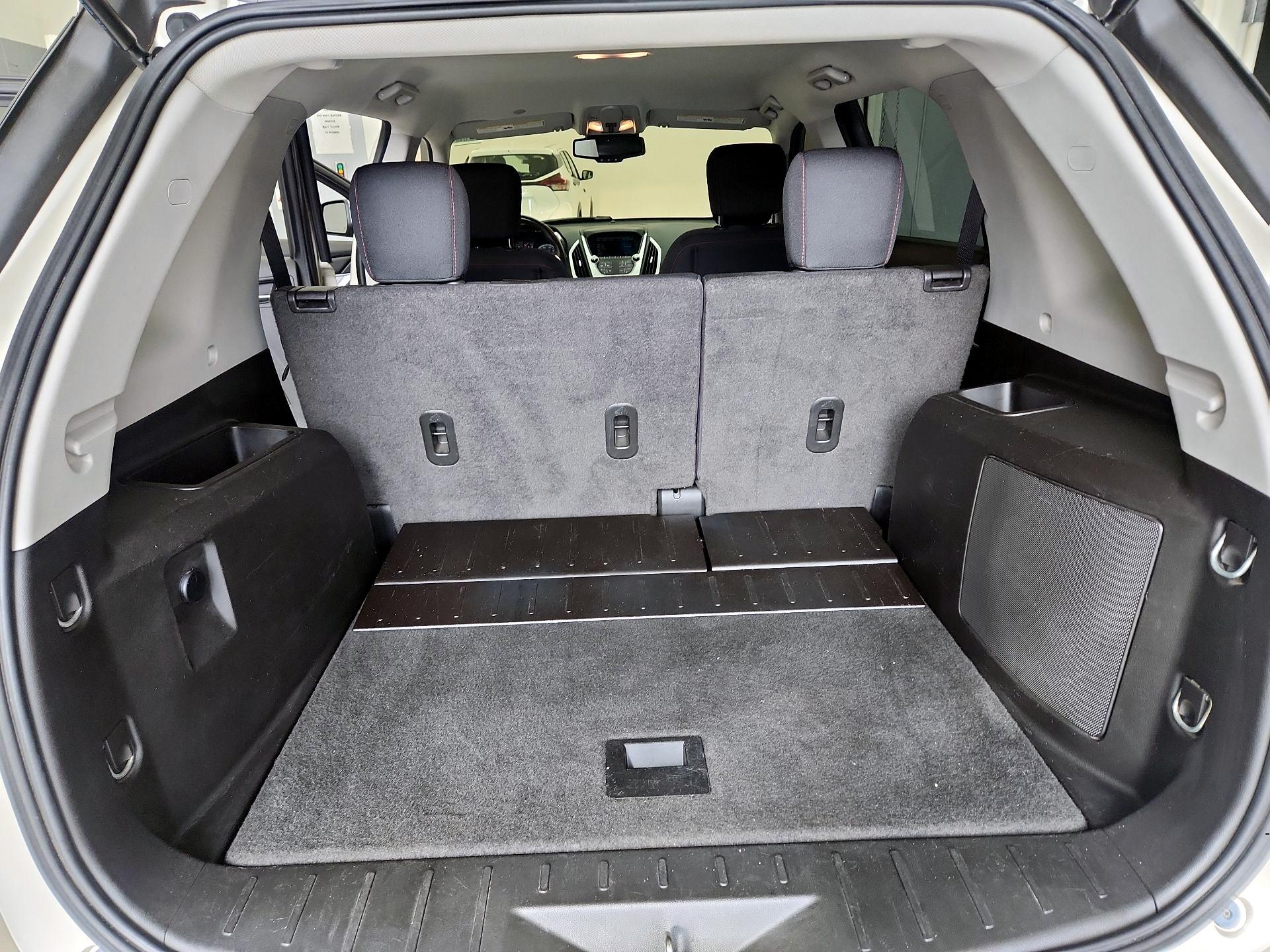 Thumbnail: 2015 GMC Terrain - 19