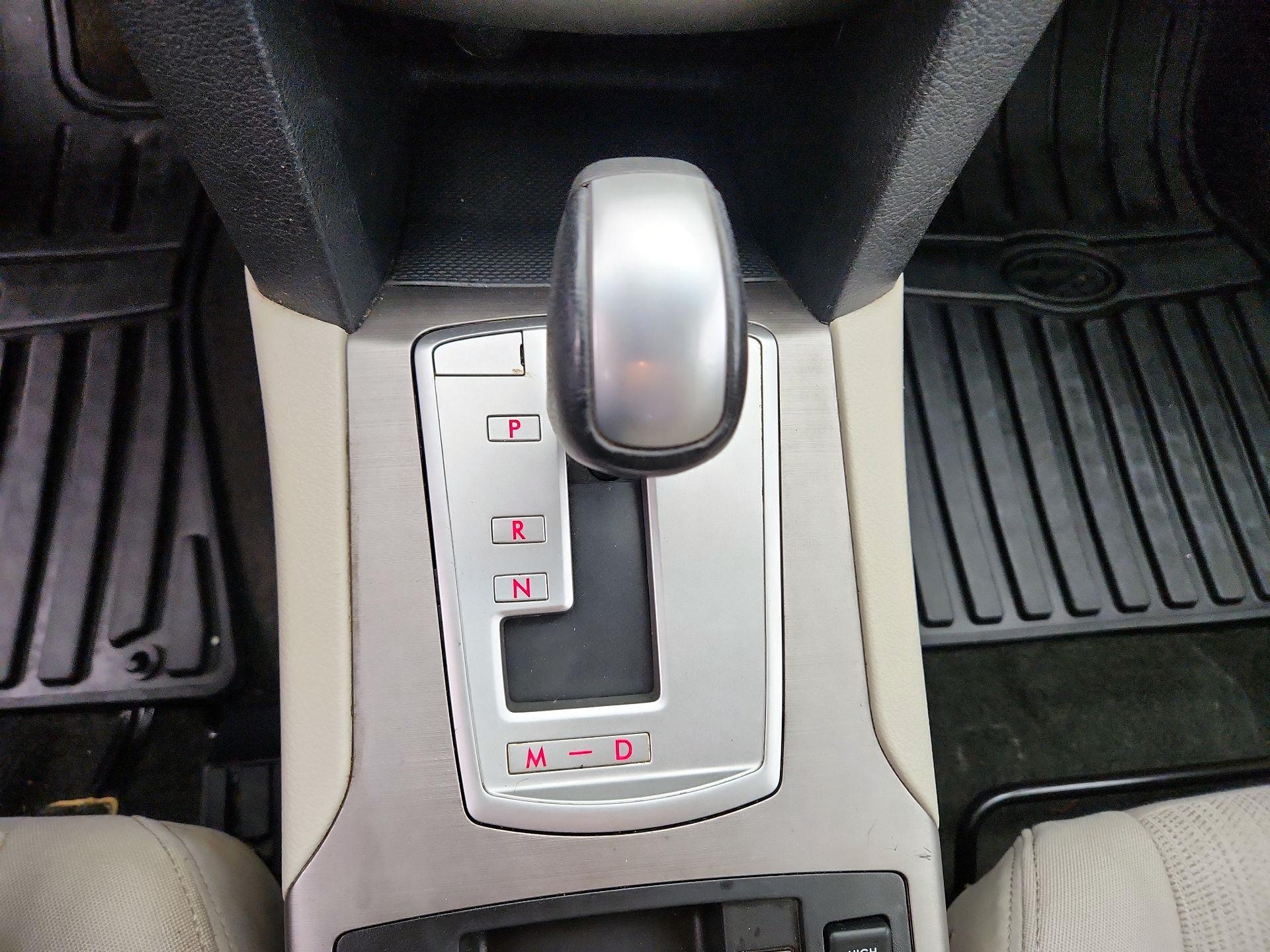 Thumbnail: 2014 Subaru Outback - 16