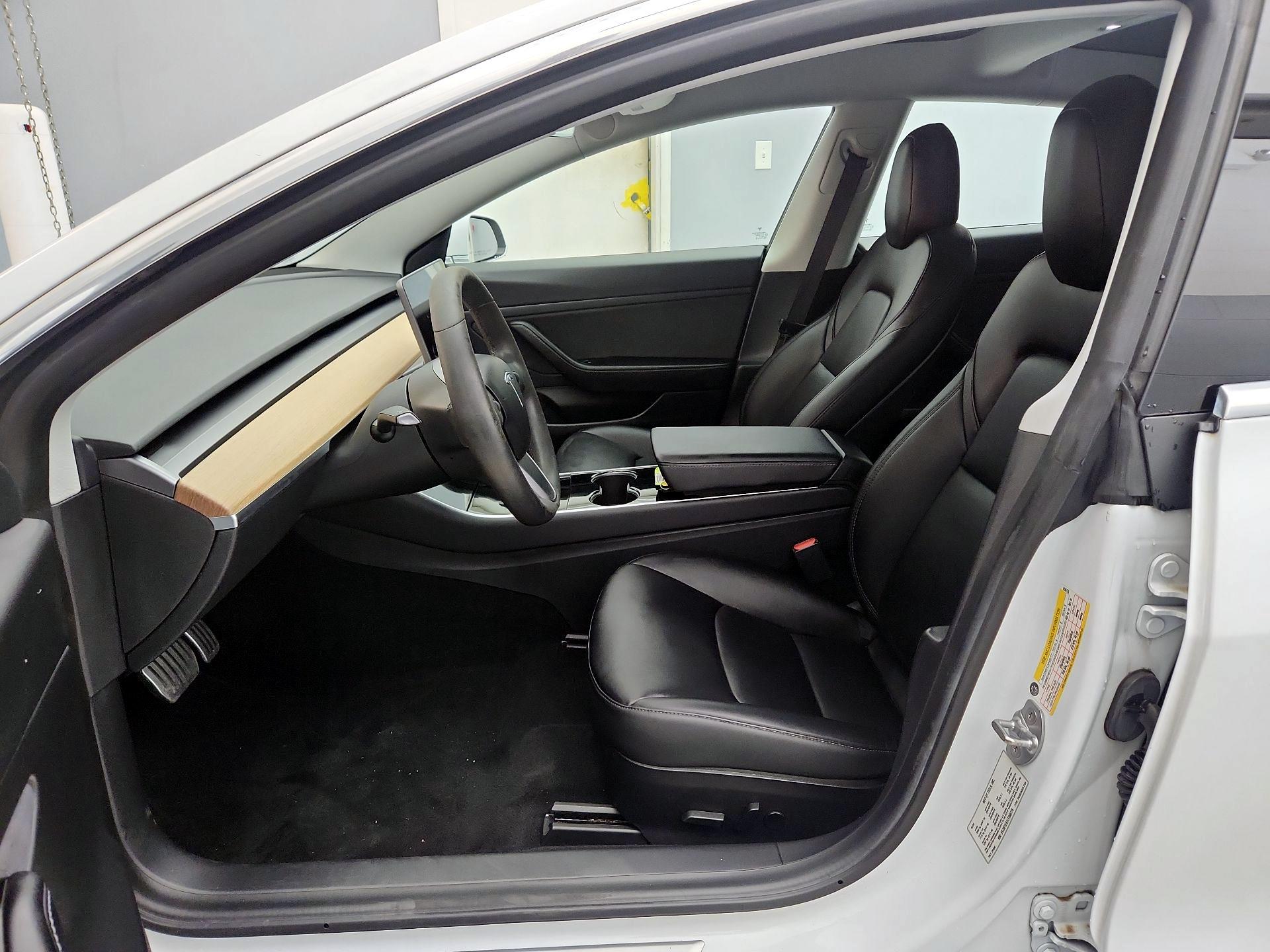 Thumbnail: 2020 Tesla Model 3 - 11