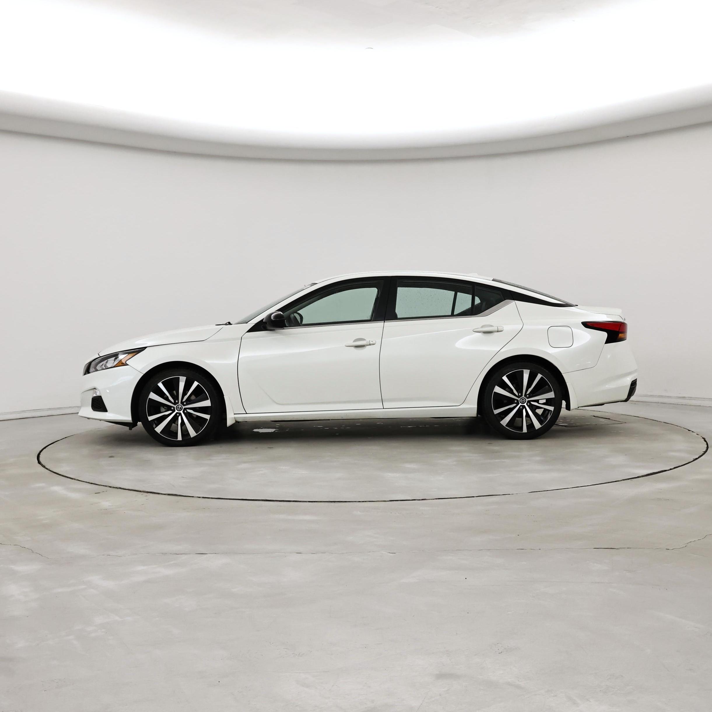 Thumbnail: 2022 Nissan Altima - 3
