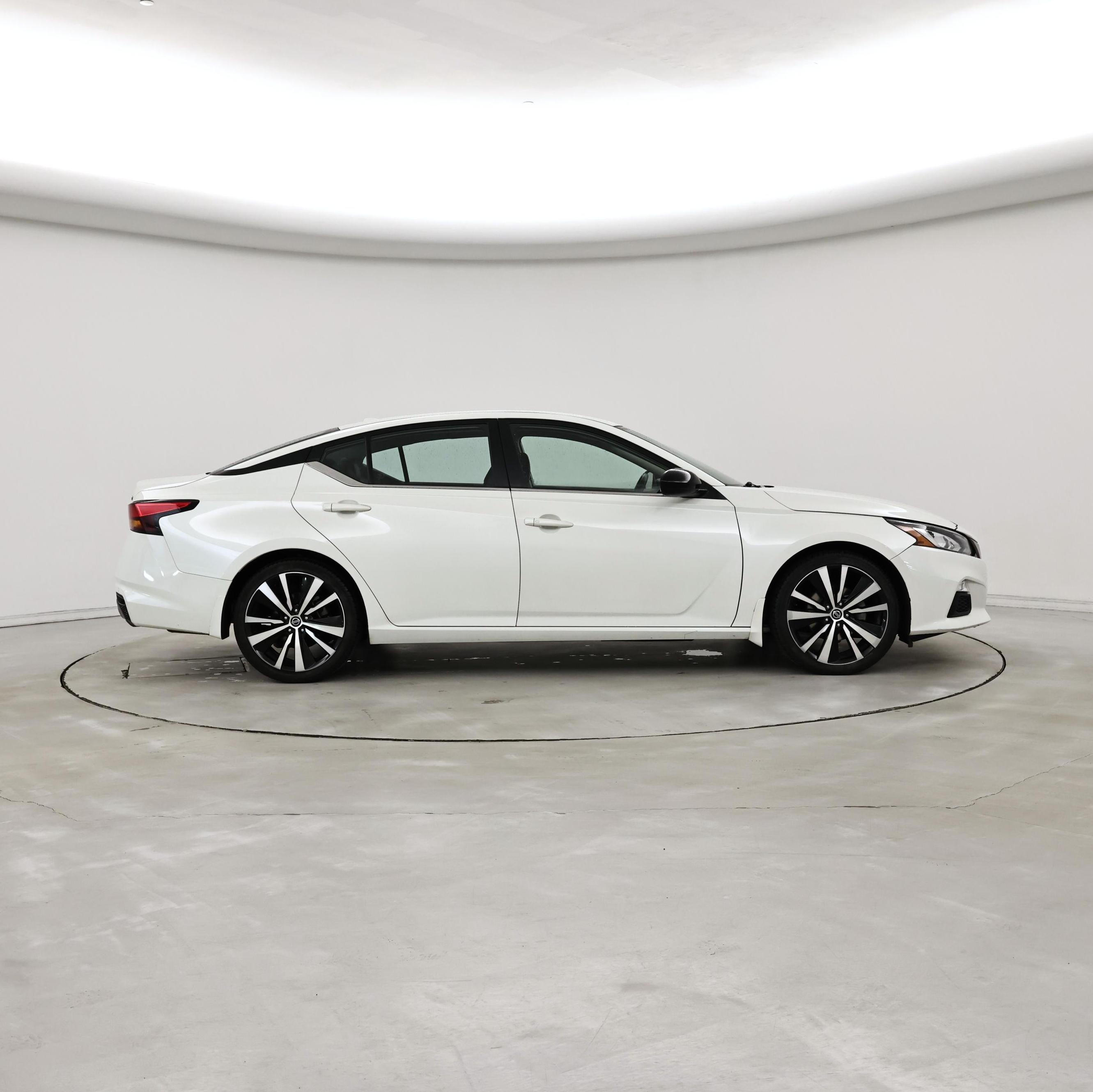 Thumbnail: 2022 Nissan Altima - 7