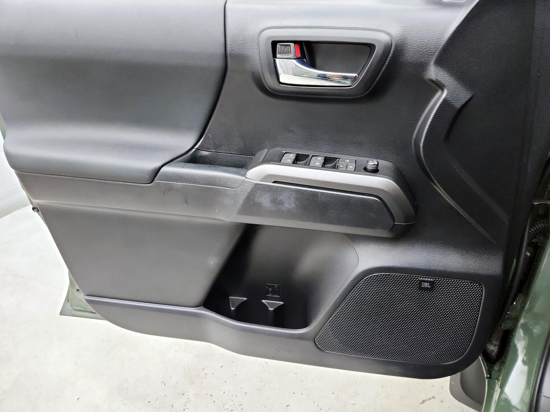 Thumbnail: 2021 Toyota Tacoma - 12