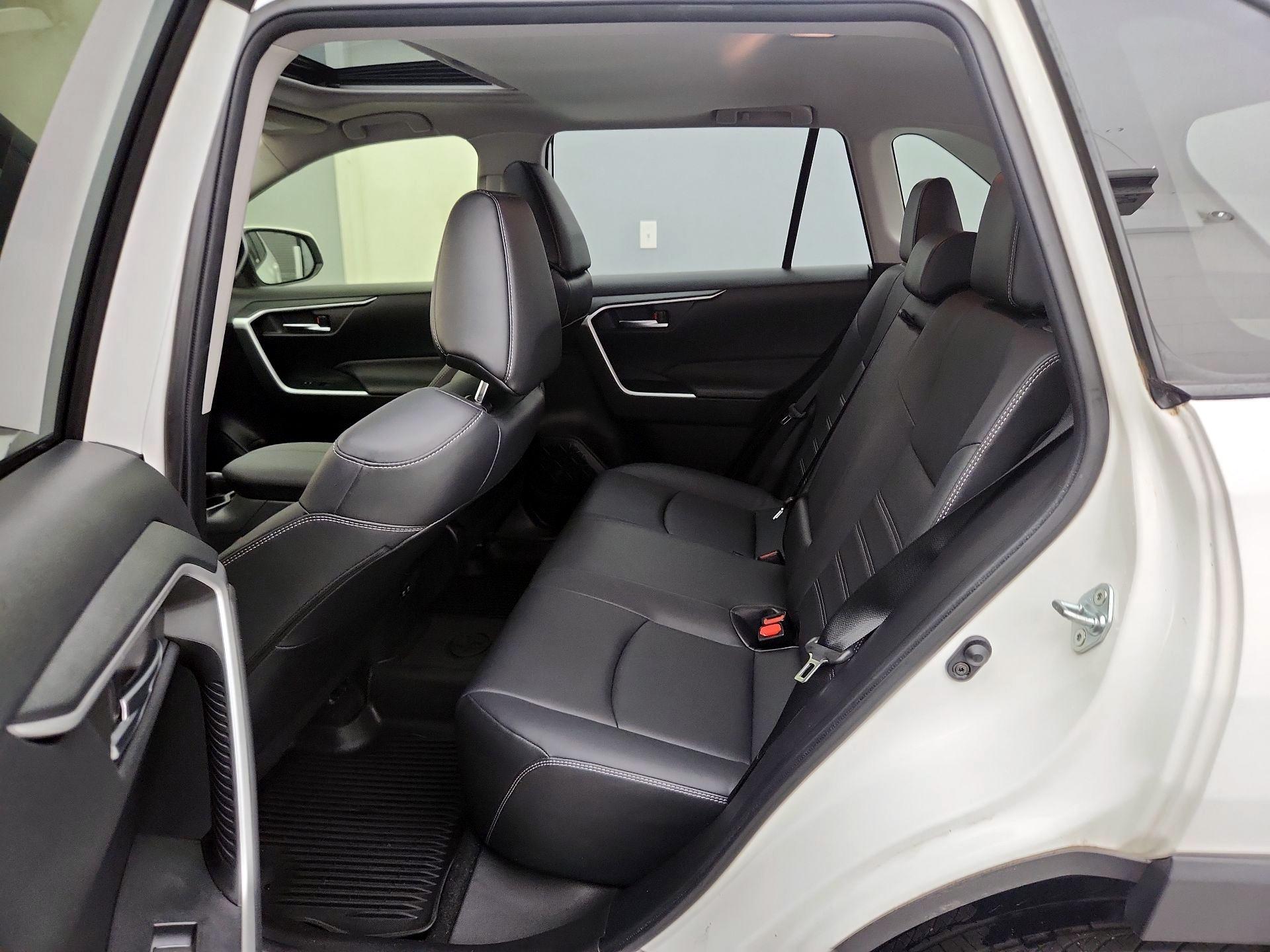 Thumbnail: 2020 Toyota RAV4 - 20