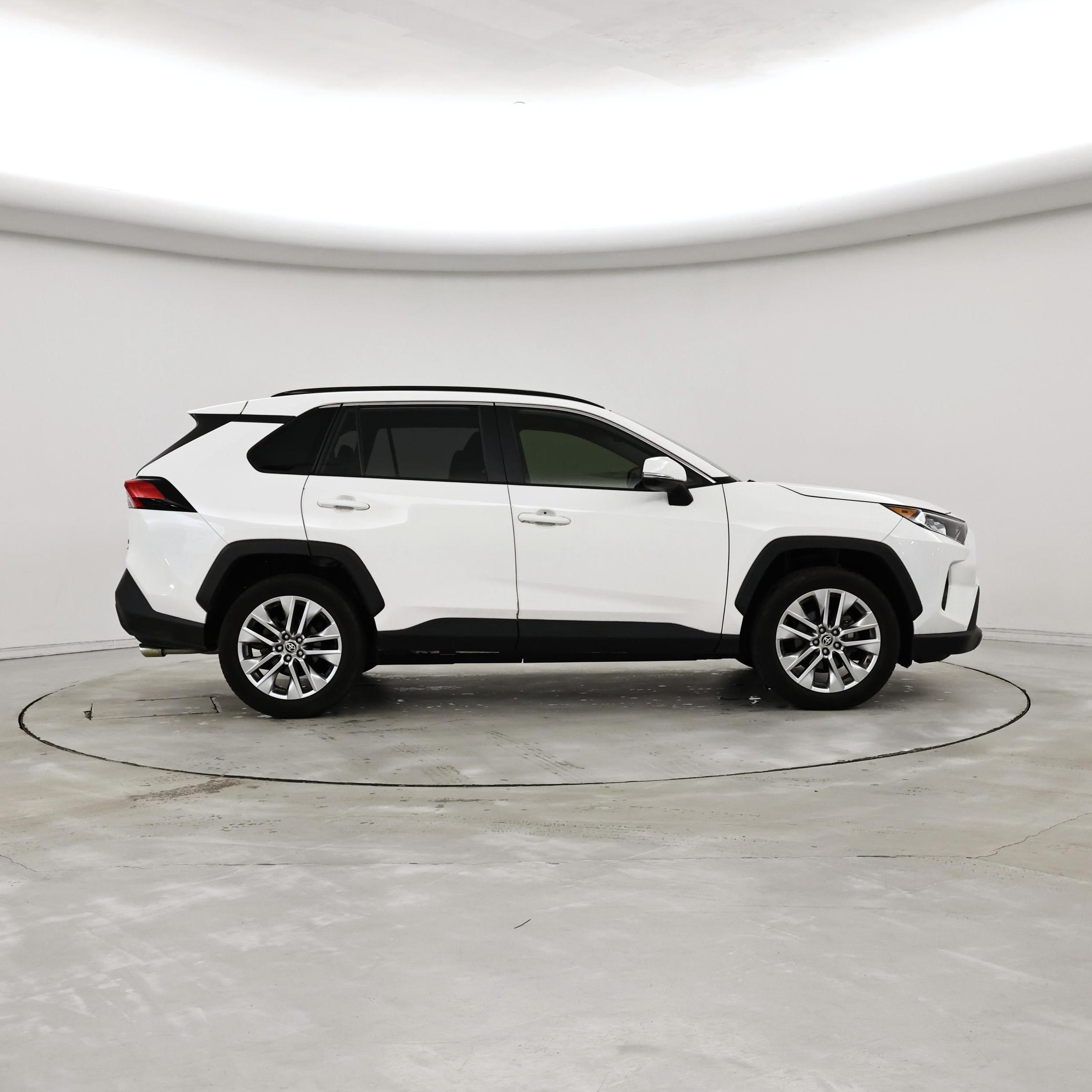 Thumbnail: 2020 Toyota RAV4 - 7
