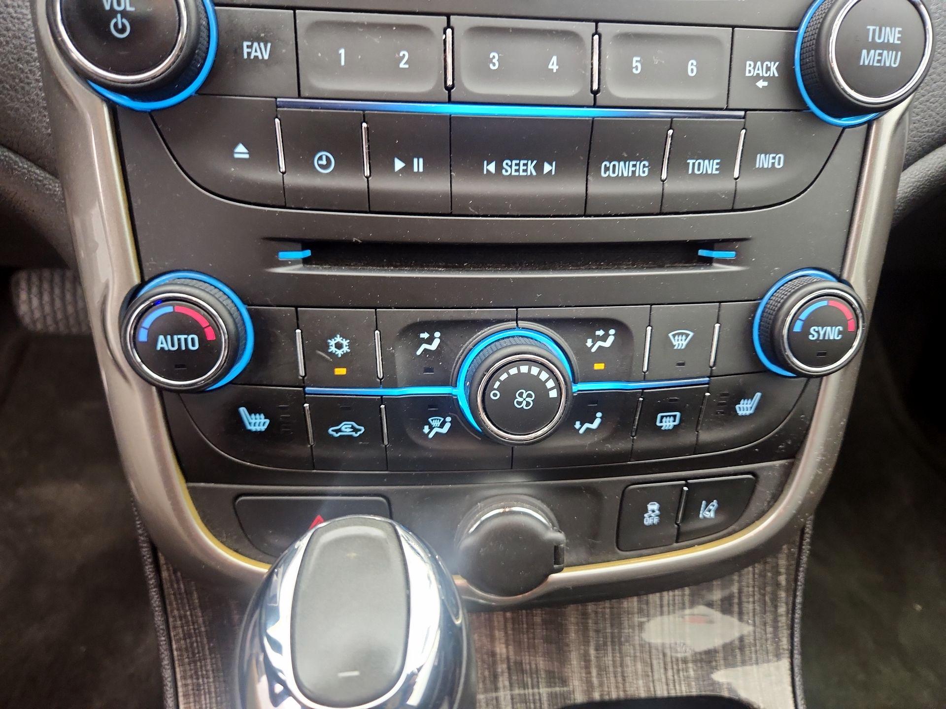 Thumbnail: 2015 Chevrolet Malibu - 17