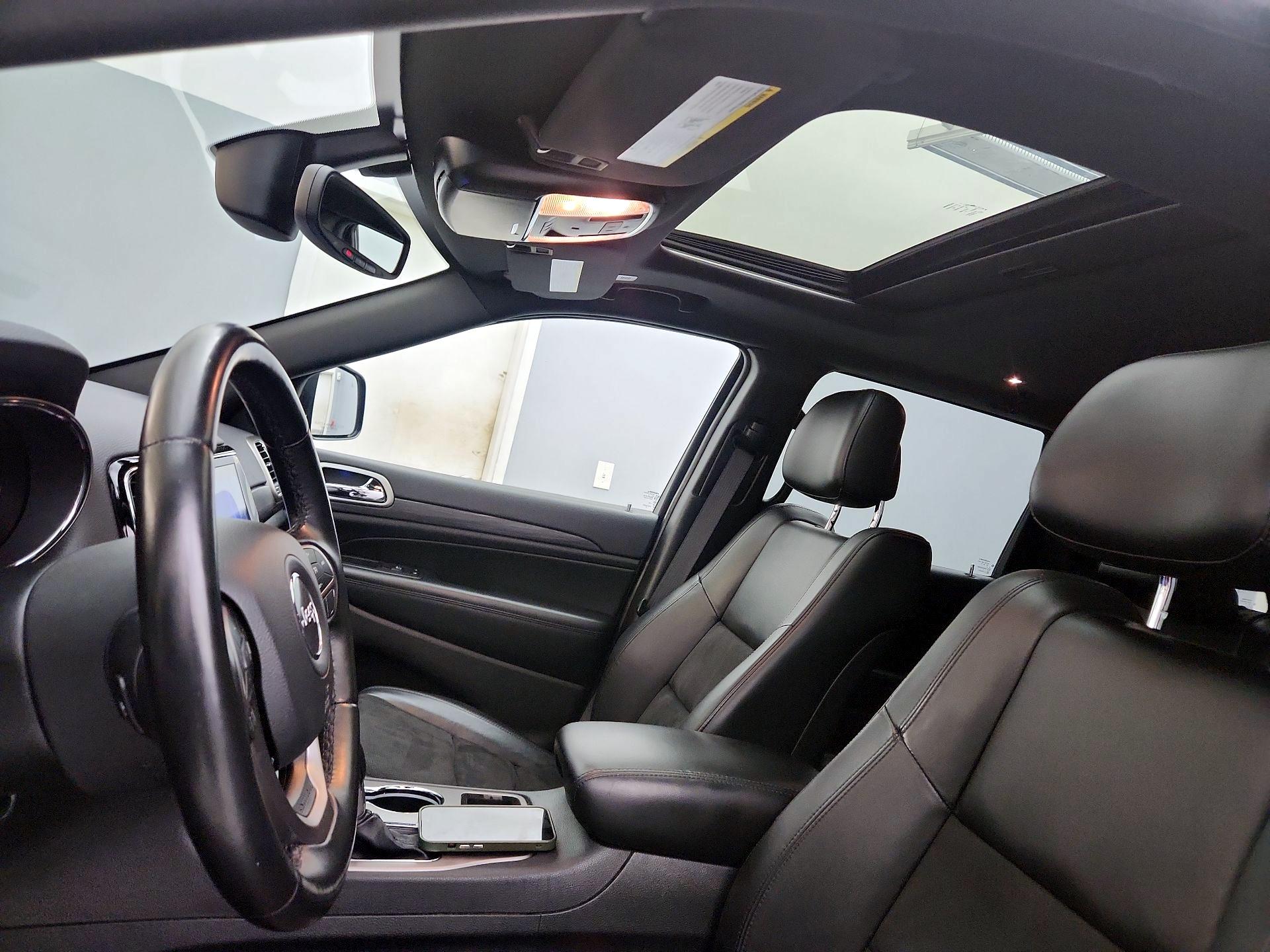 Thumbnail: 2019 Jeep Grand Cherokee - 20