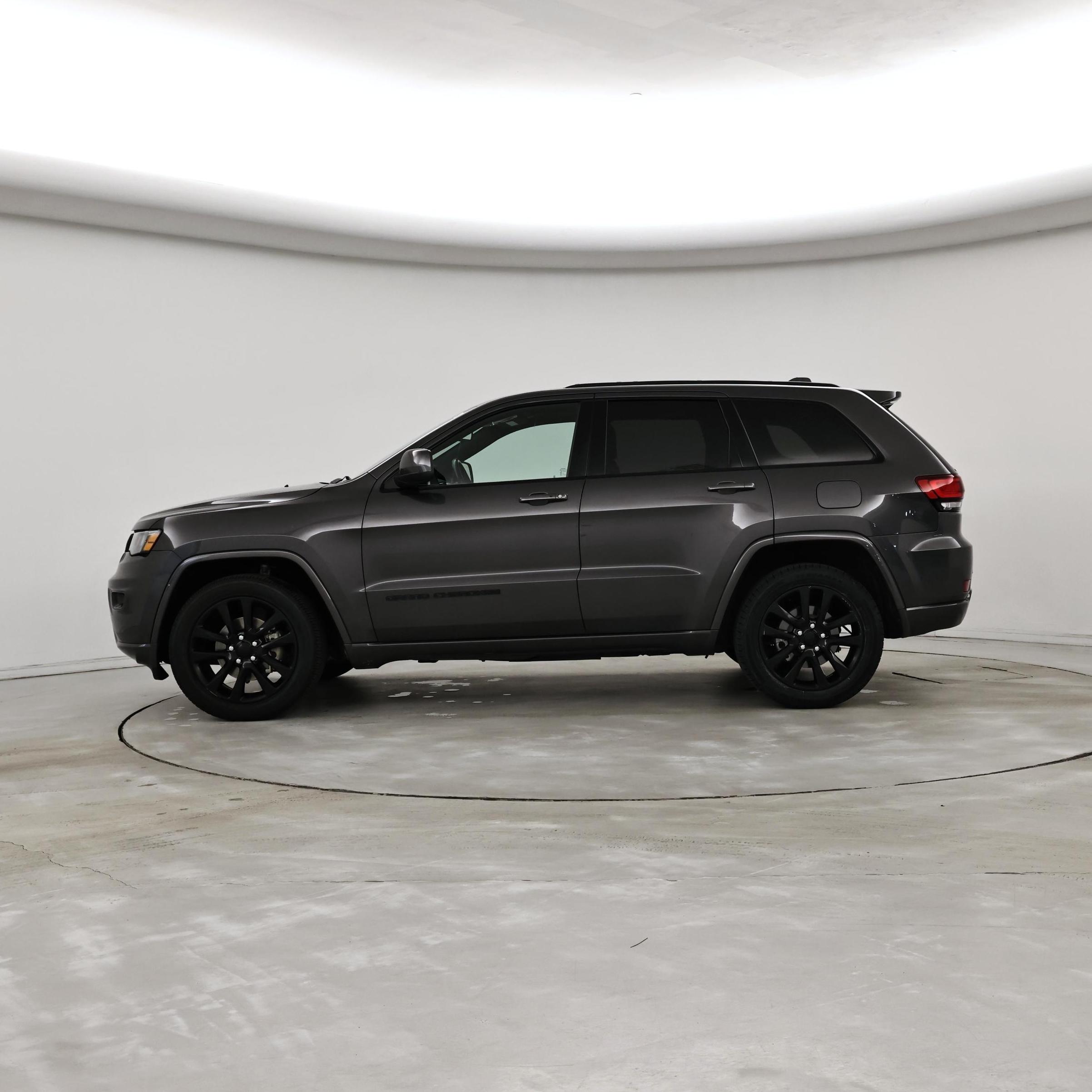 Thumbnail: 2019 Jeep Grand Cherokee - 3