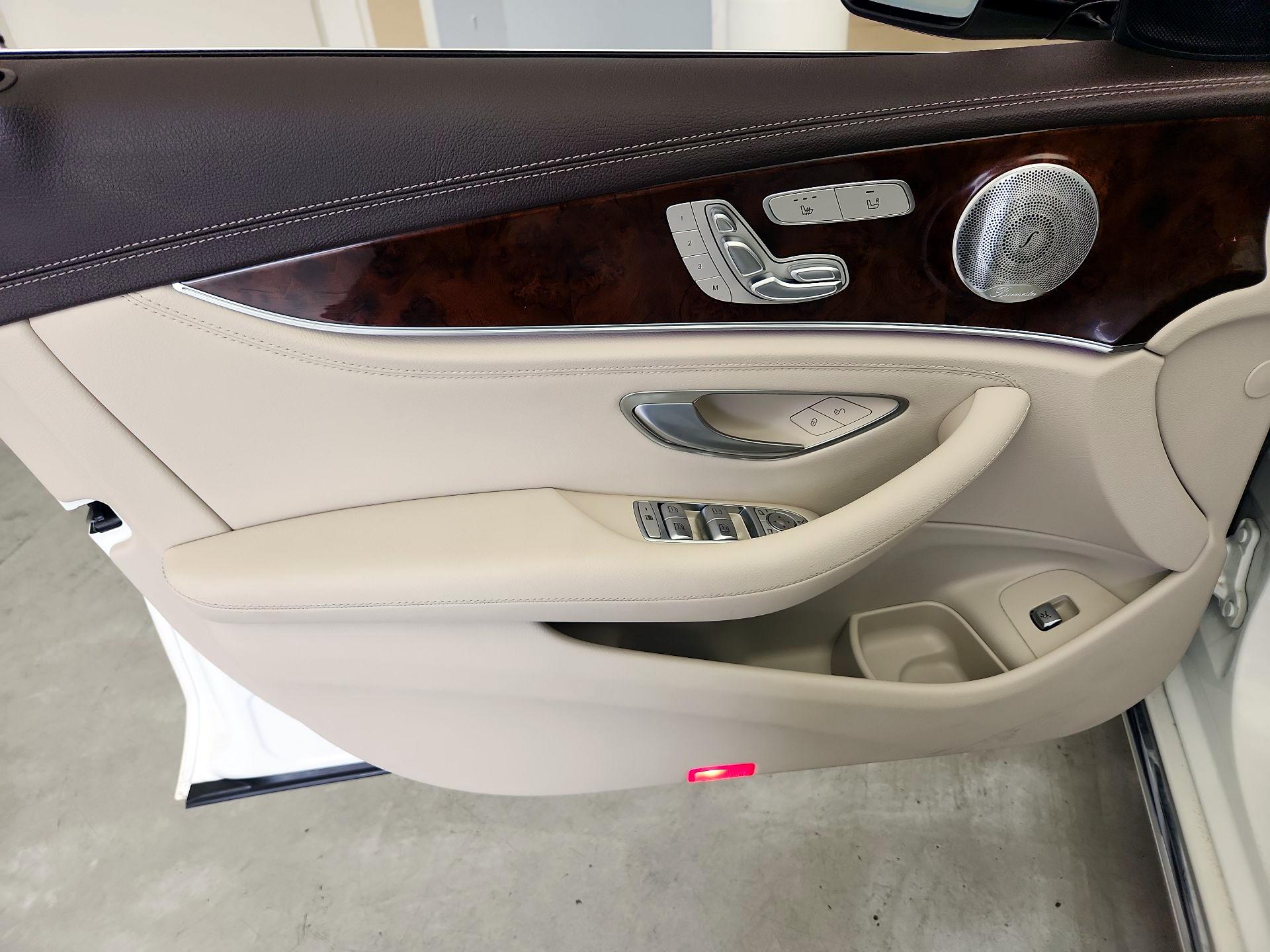 Thumbnail: 2020 Mercedes-Benz E-Class - 12
