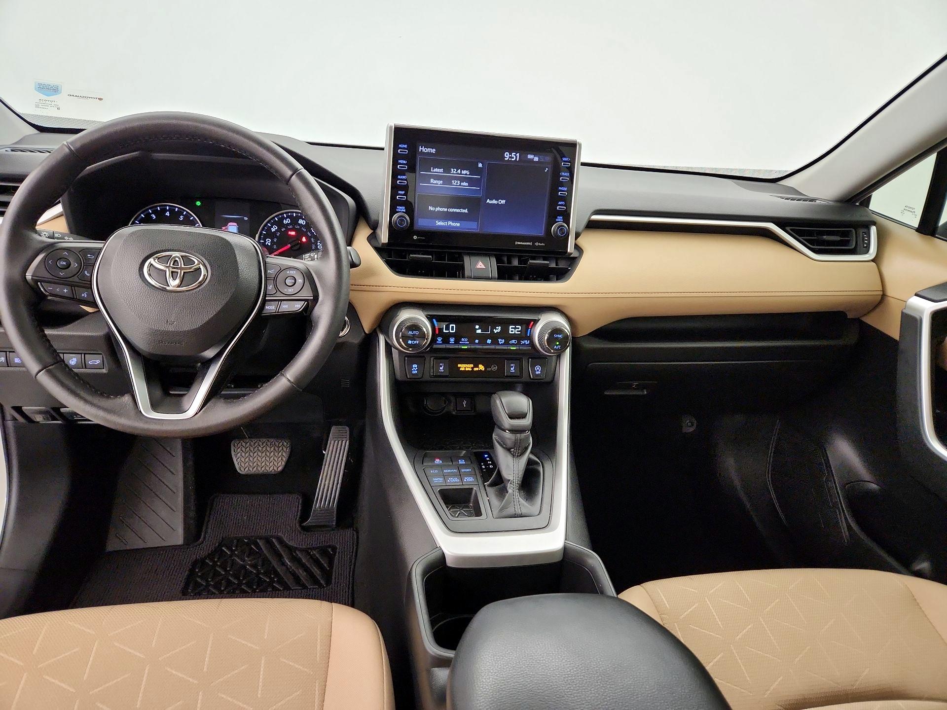Thumbnail: 2022 Toyota RAV4 - 9