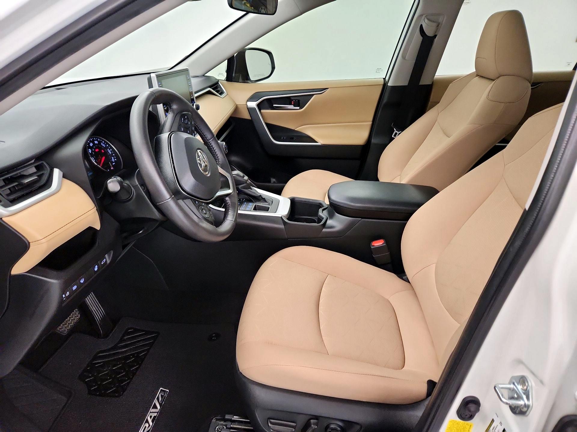 Thumbnail: 2022 Toyota RAV4 - 11