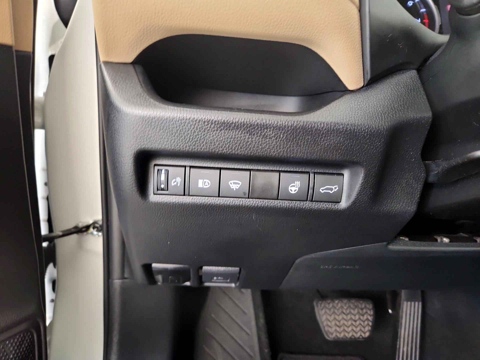 Thumbnail: 2022 Toyota RAV4 - 13