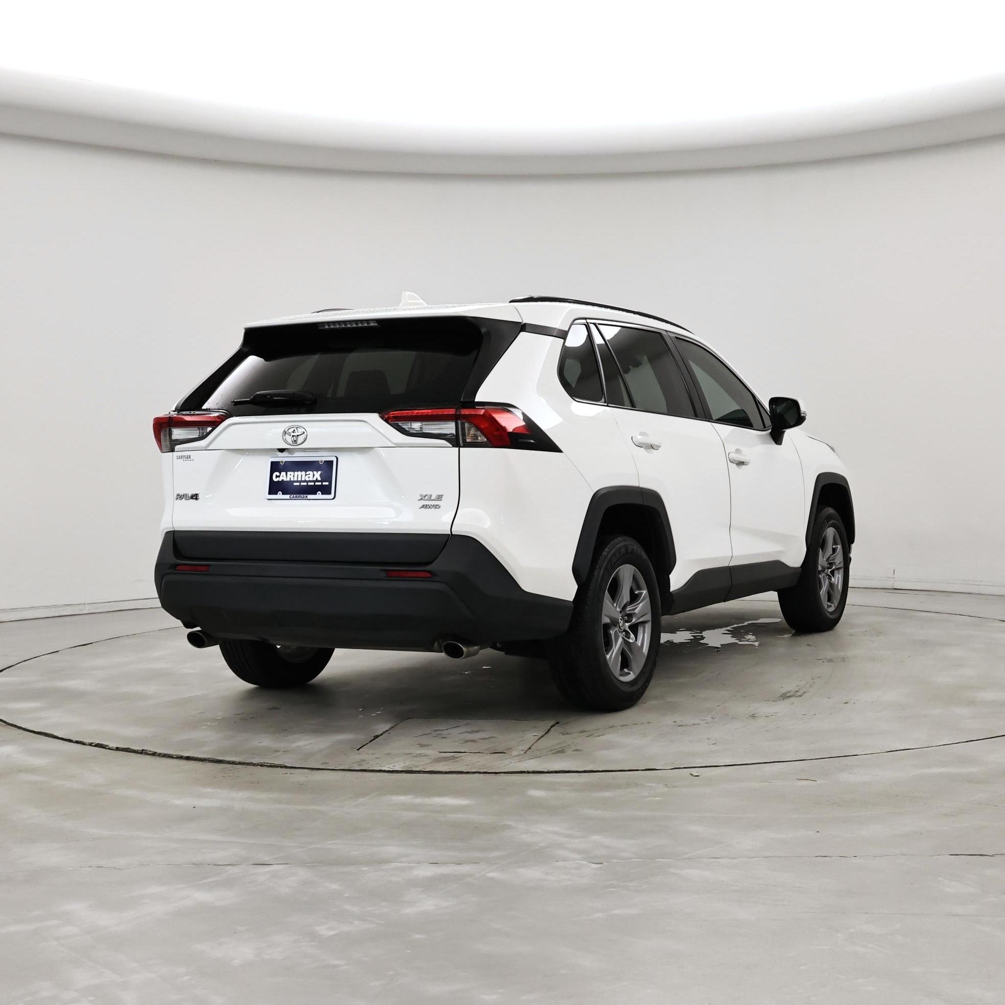 Thumbnail: 2022 Toyota RAV4 - 8