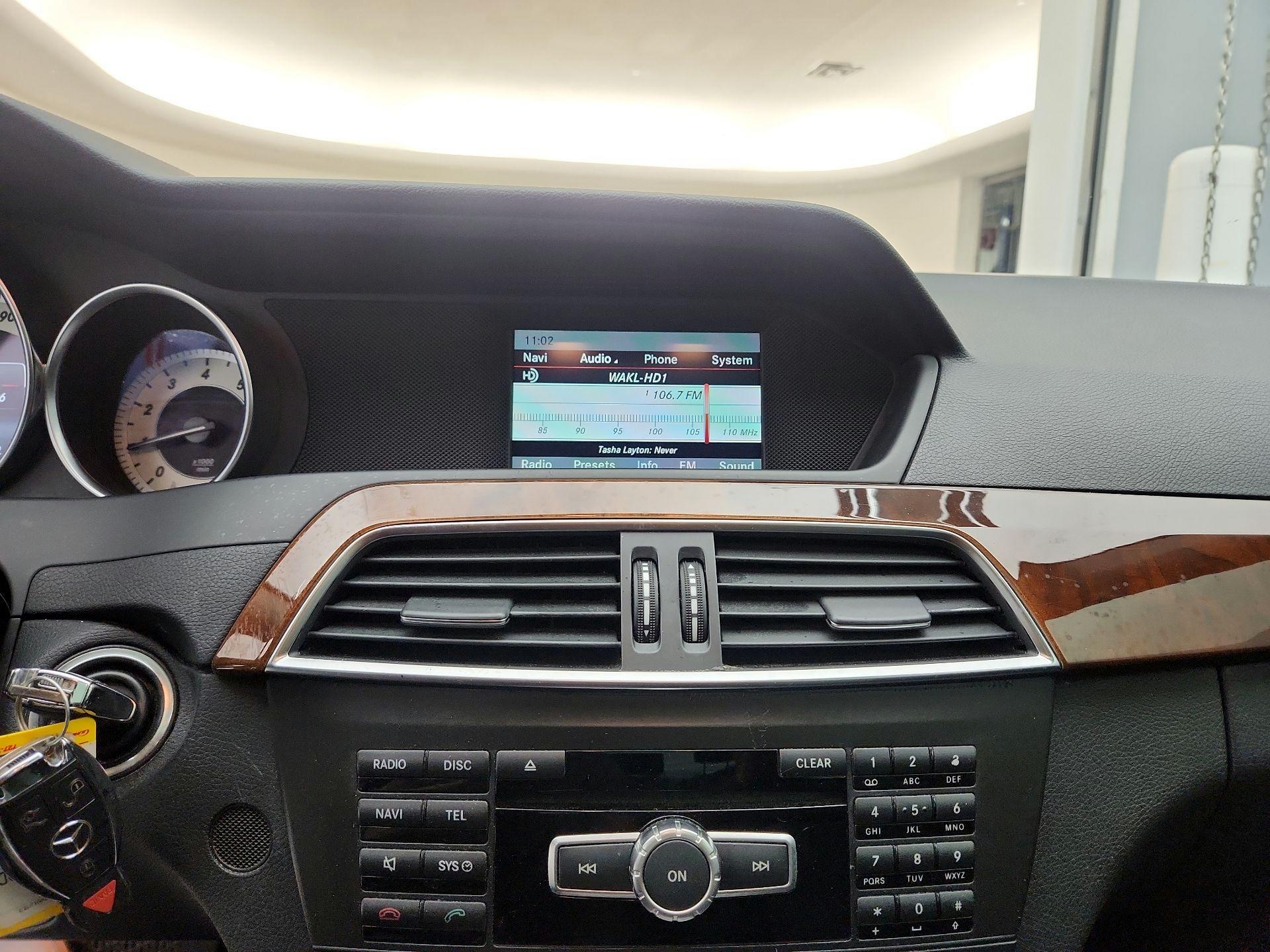 Thumbnail: 2014 Mercedes-Benz C-Class - 16
