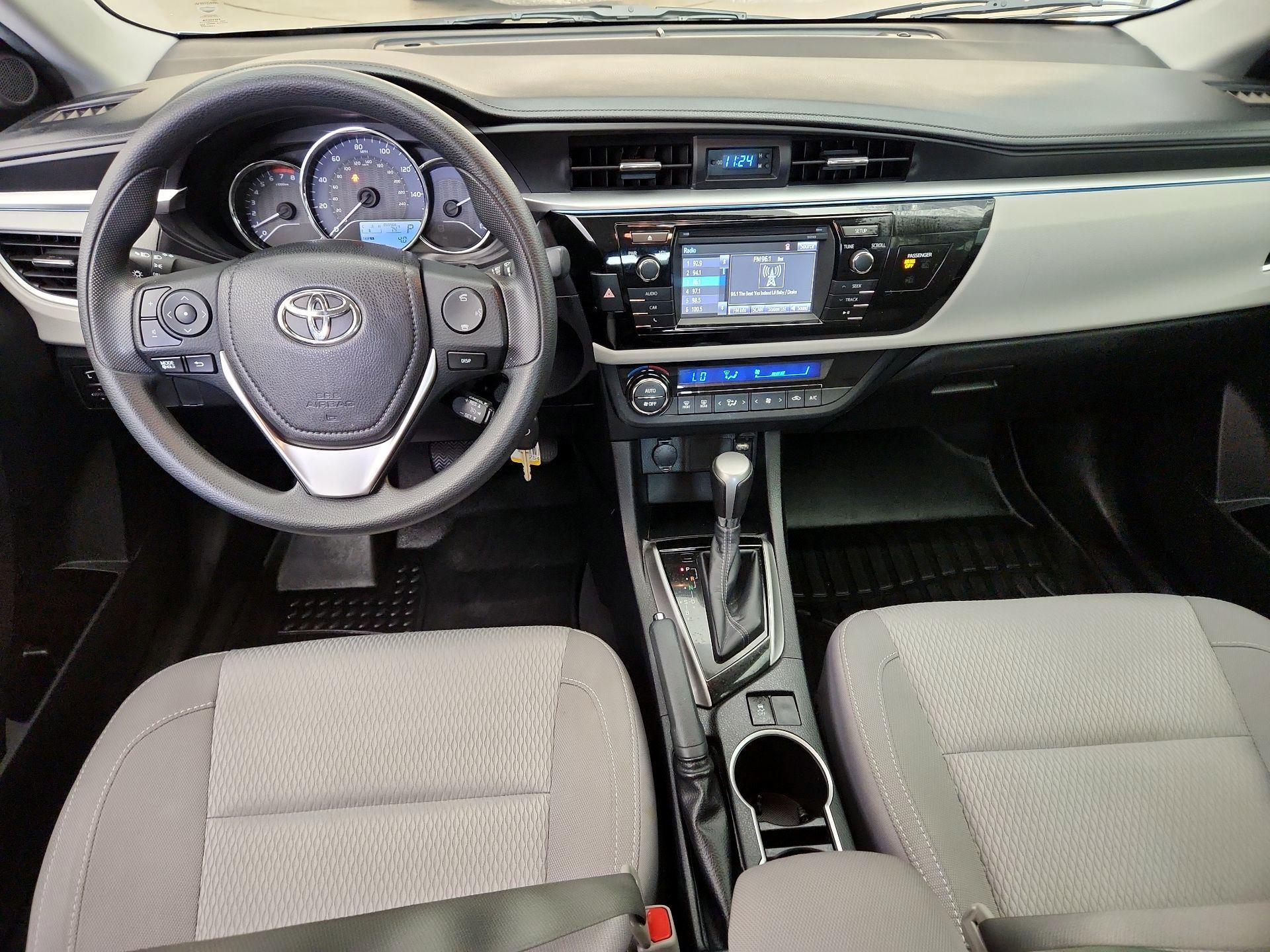 Thumbnail: 2015 Toyota Corolla - 9