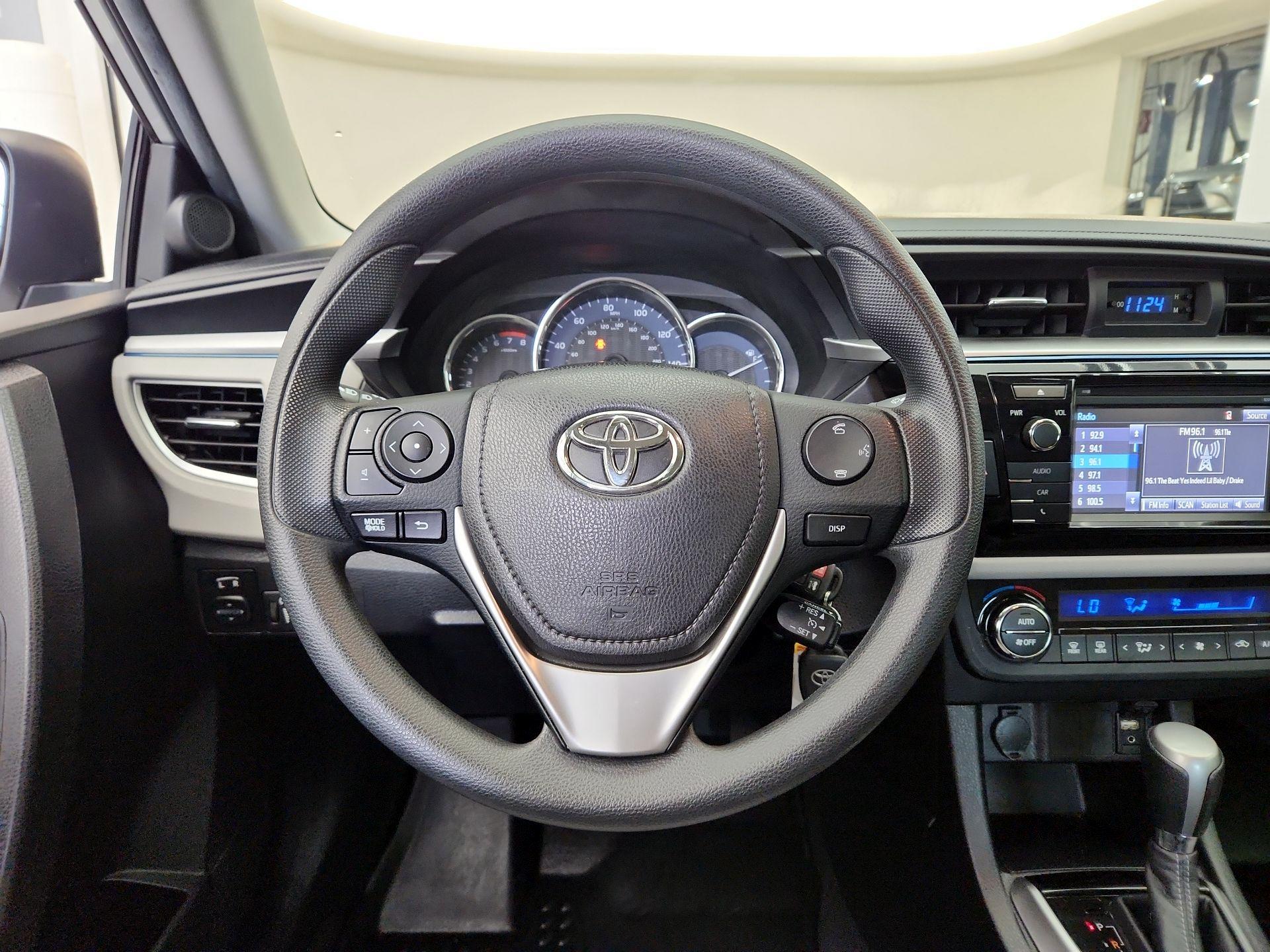 Thumbnail: 2015 Toyota Corolla - 10