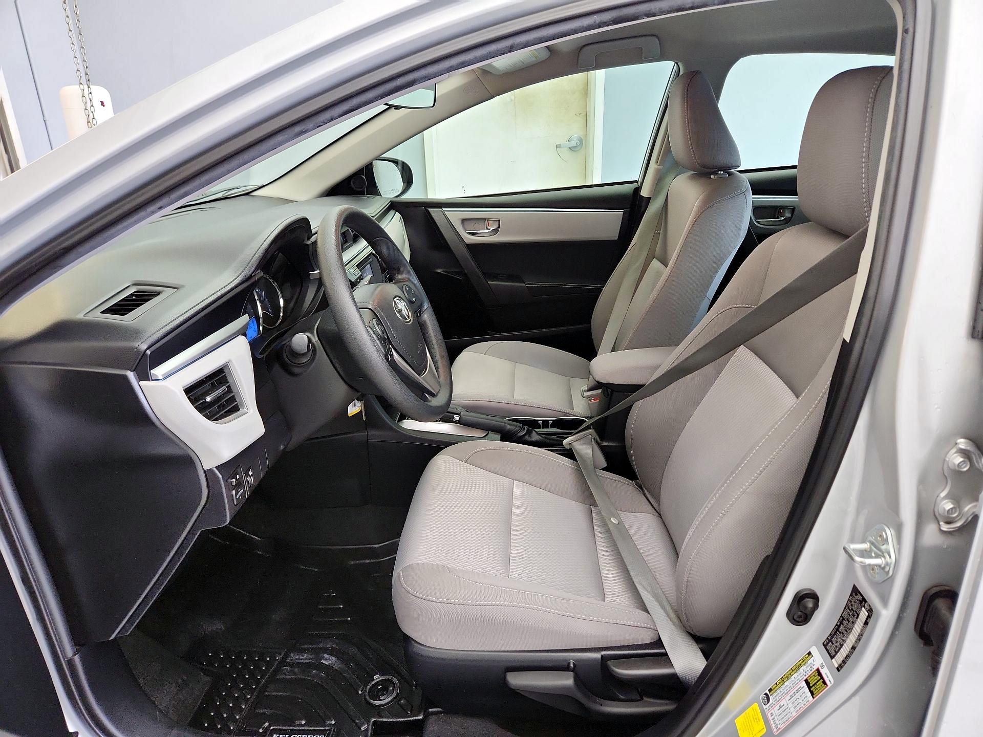 Thumbnail: 2015 Toyota Corolla - 11