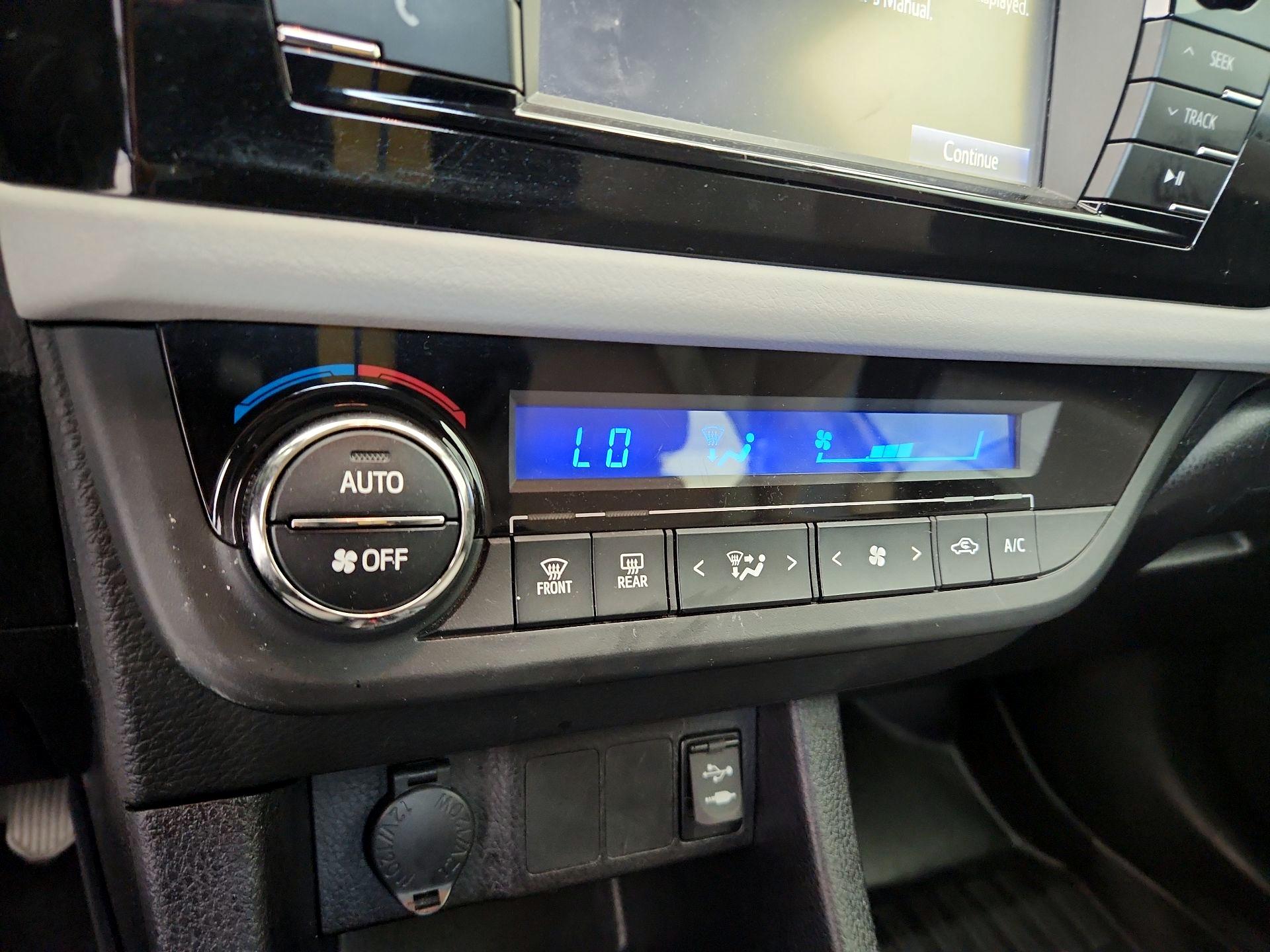 Thumbnail: 2015 Toyota Corolla - 16