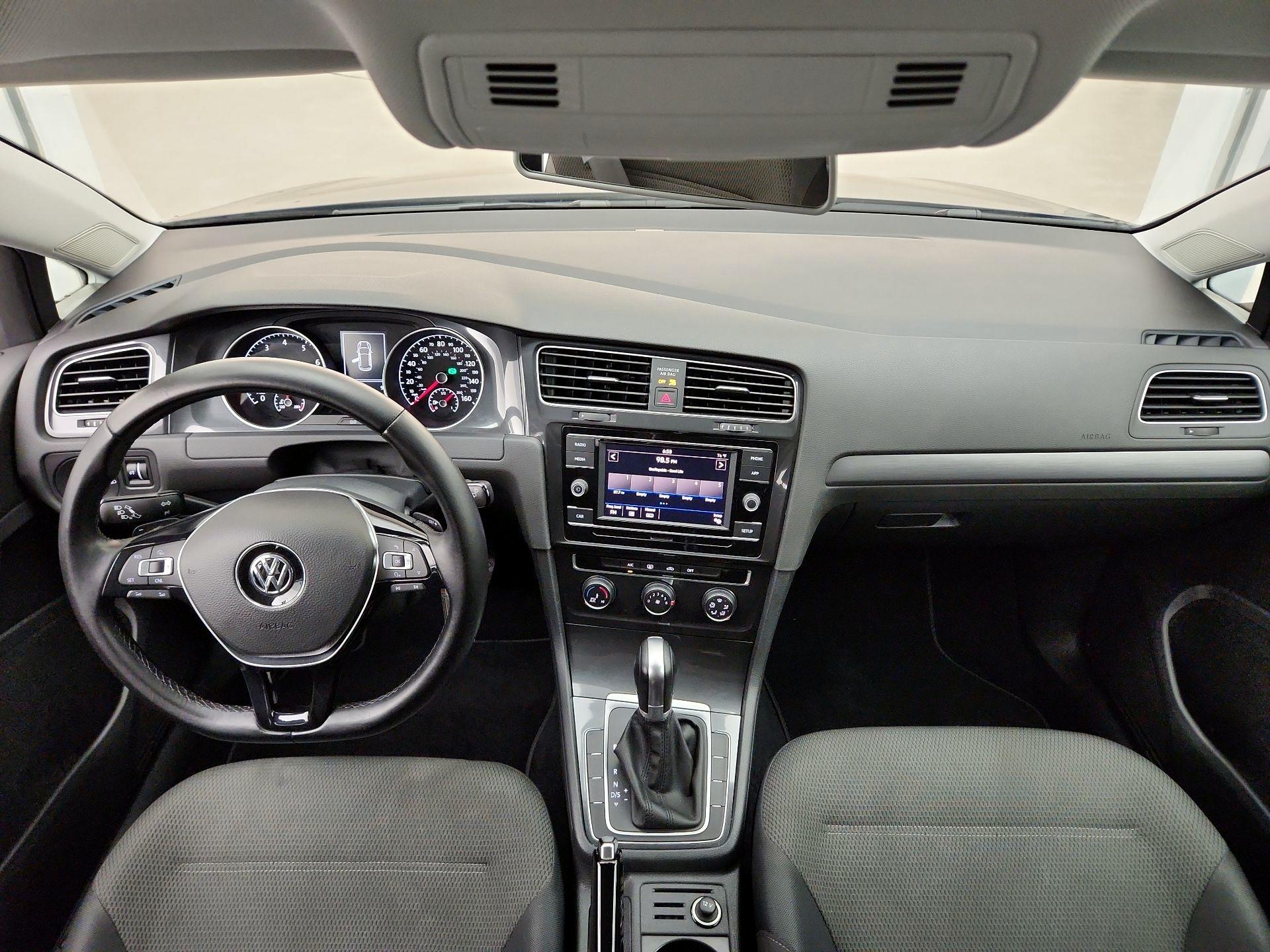 Thumbnail: 2018 Volkswagen Golf - 9