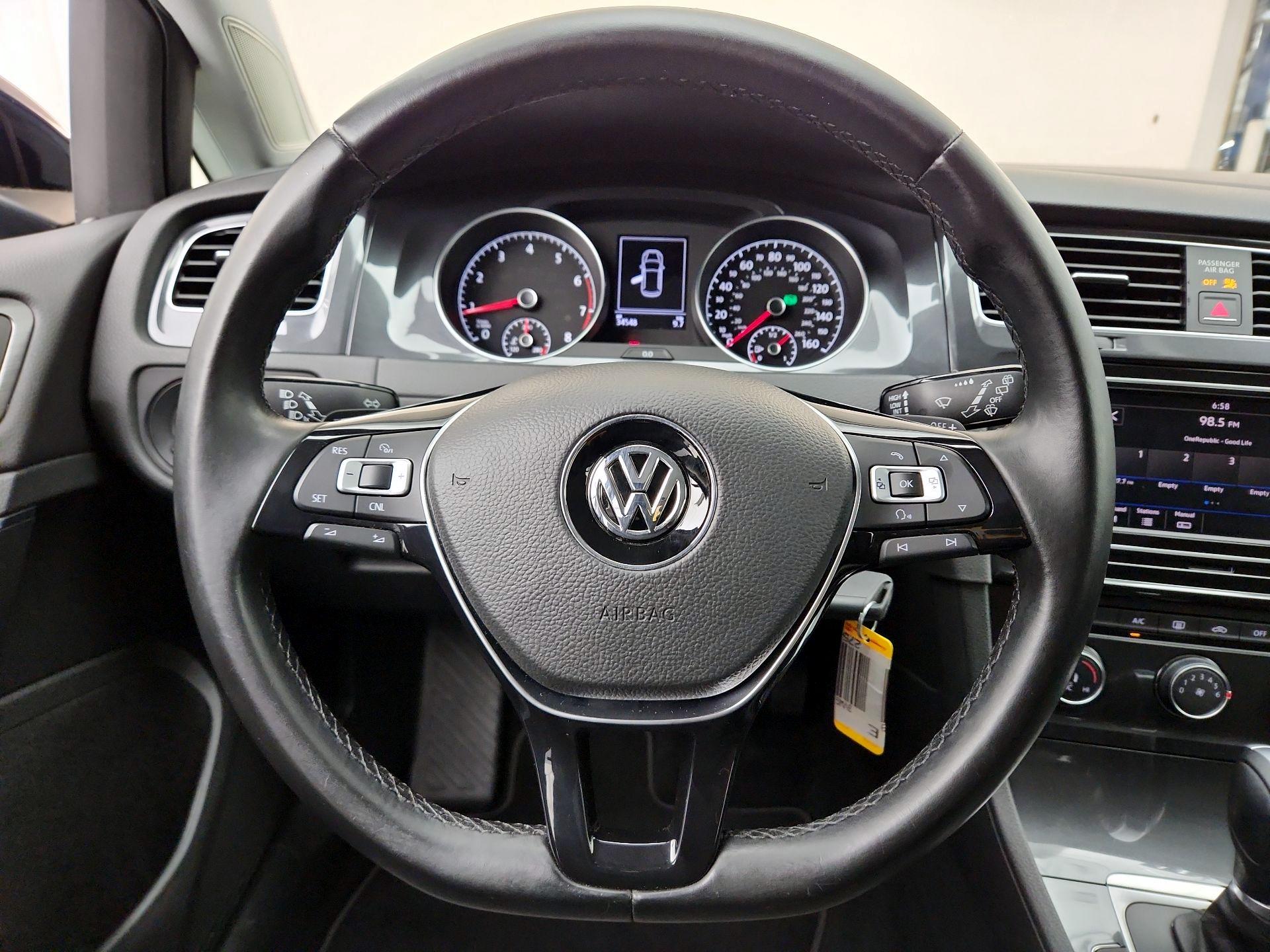 Thumbnail: 2018 Volkswagen Golf - 10