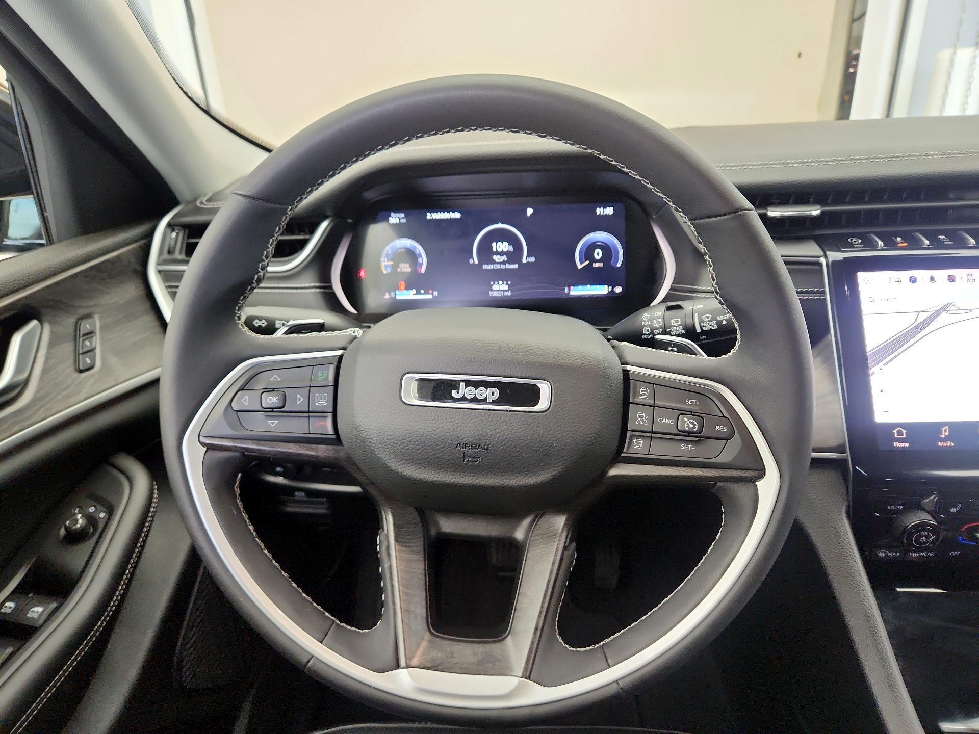 Thumbnail: 2023 Jeep Grand Cherokee - 10