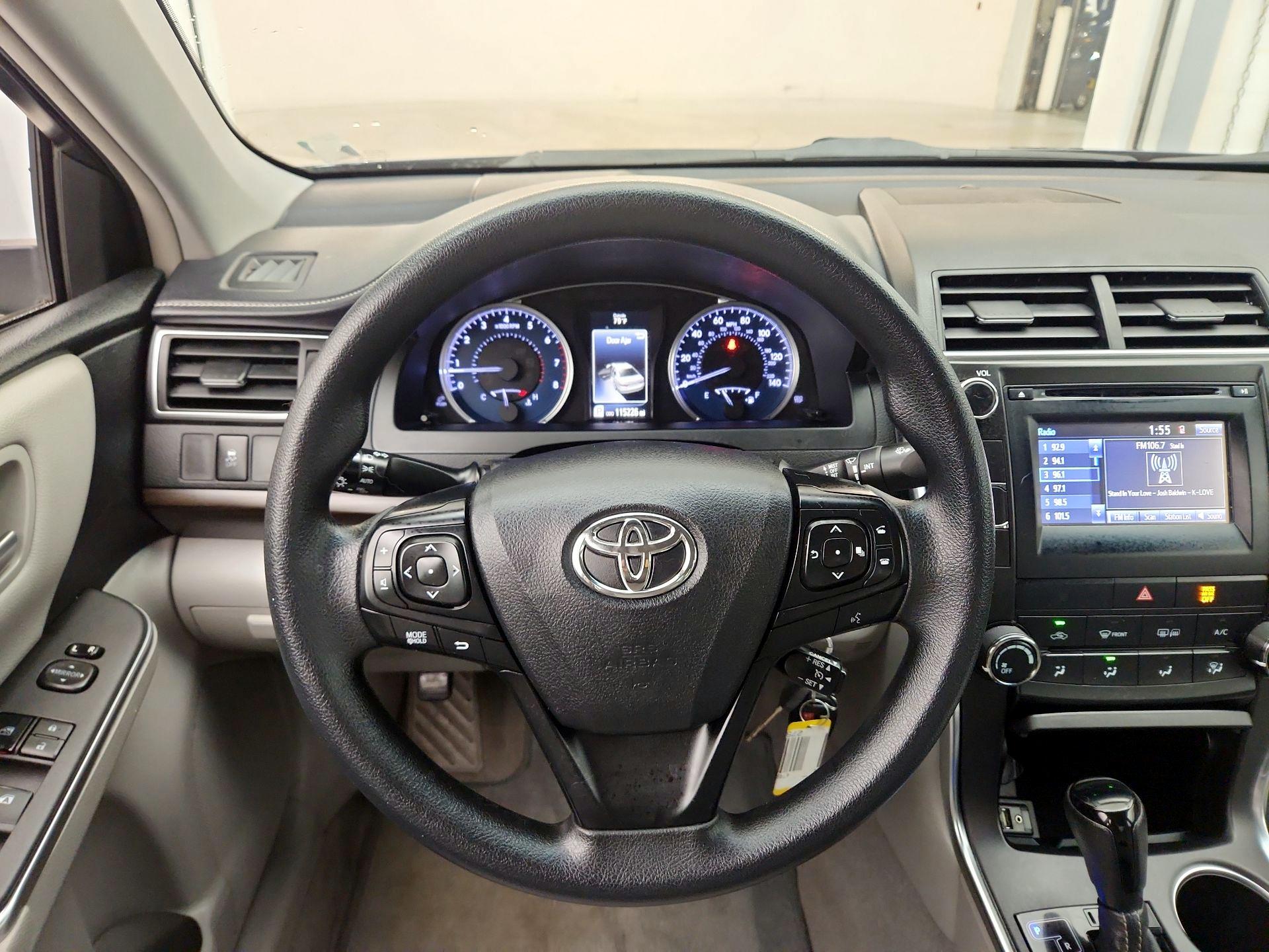 Thumbnail: 2016 Toyota Camry - 10