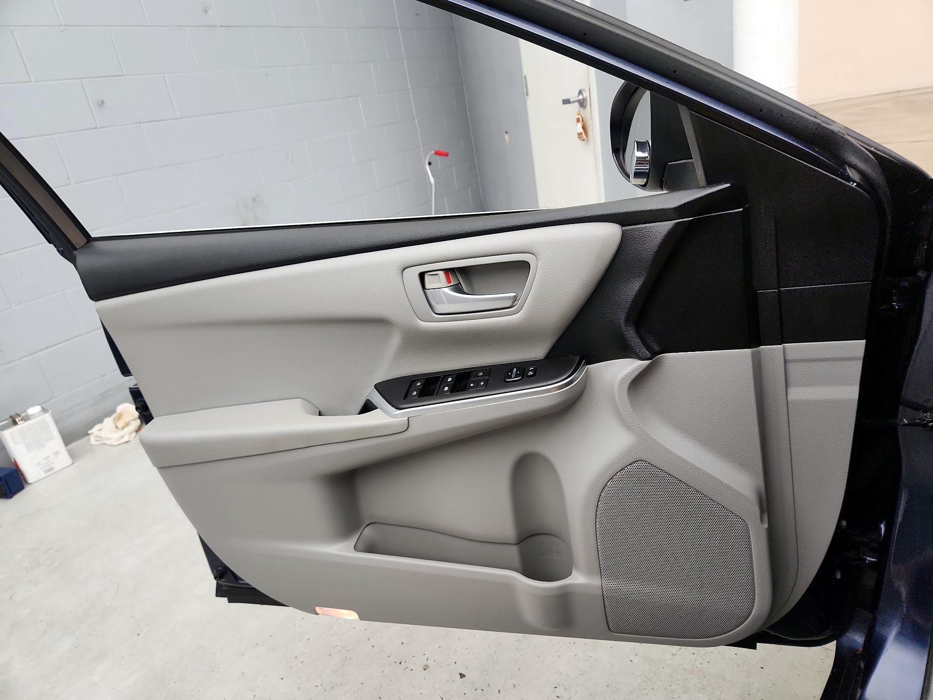 Thumbnail: 2016 Toyota Camry - 12