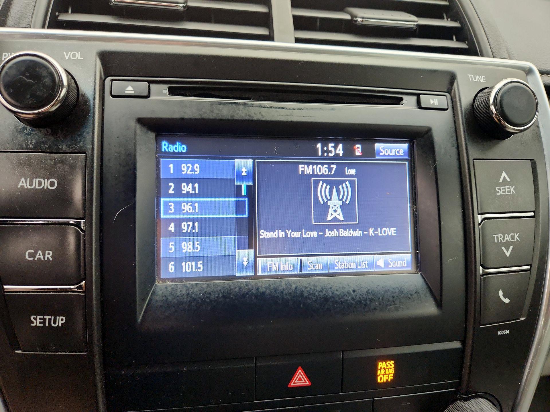 Thumbnail: 2016 Toyota Camry - 15