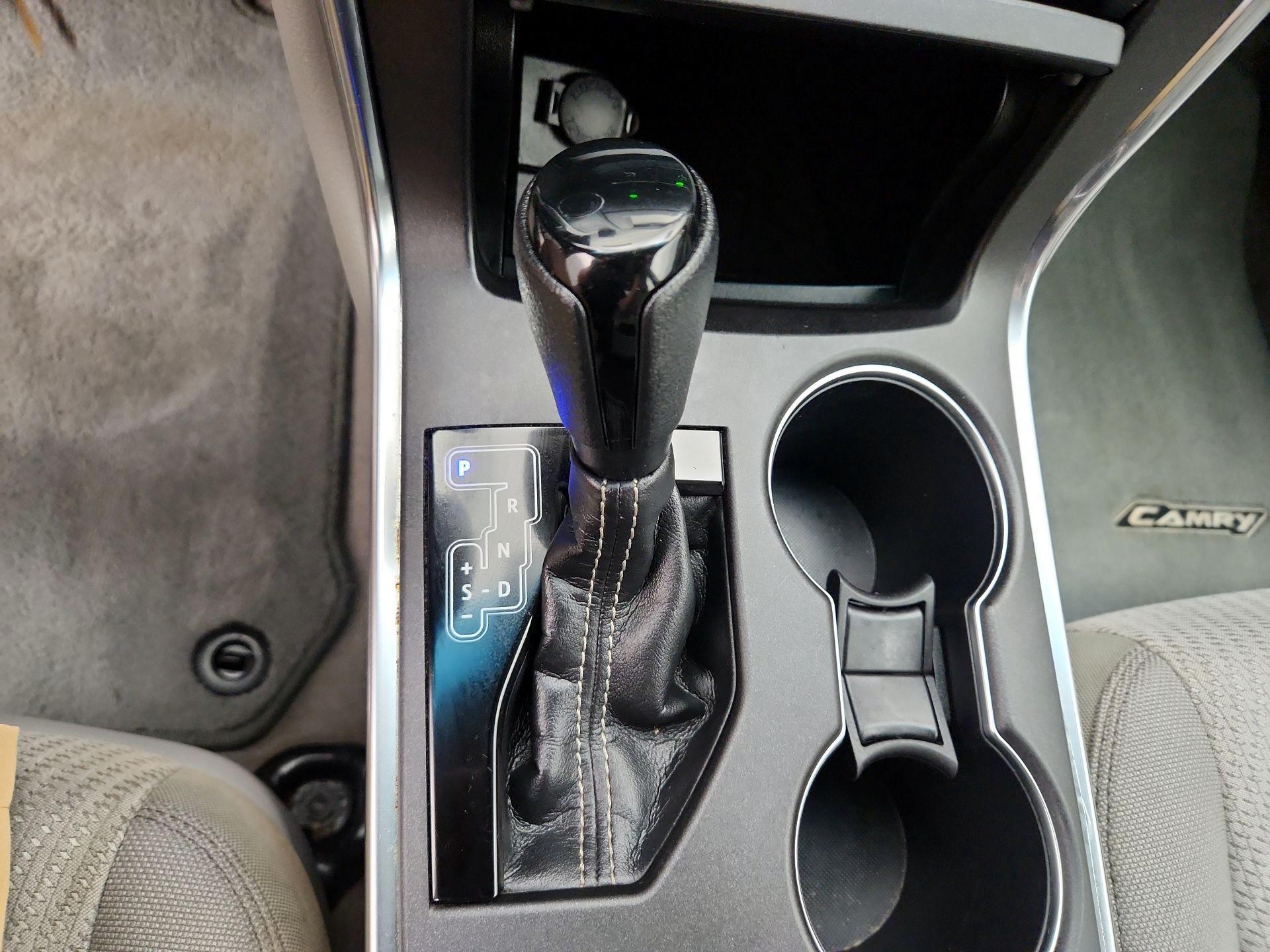 Thumbnail: 2016 Toyota Camry - 17