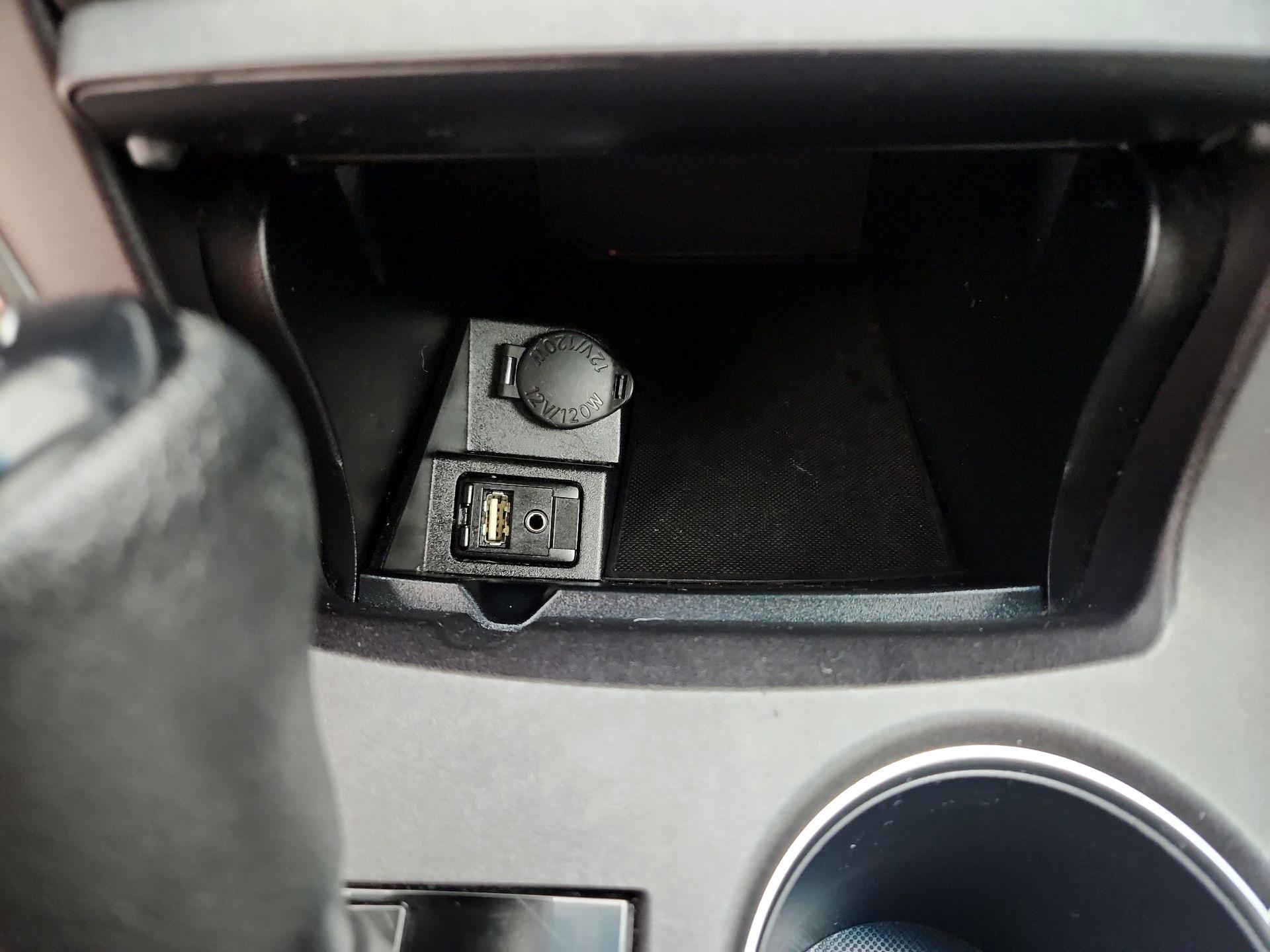Thumbnail: 2016 Toyota Camry - 18