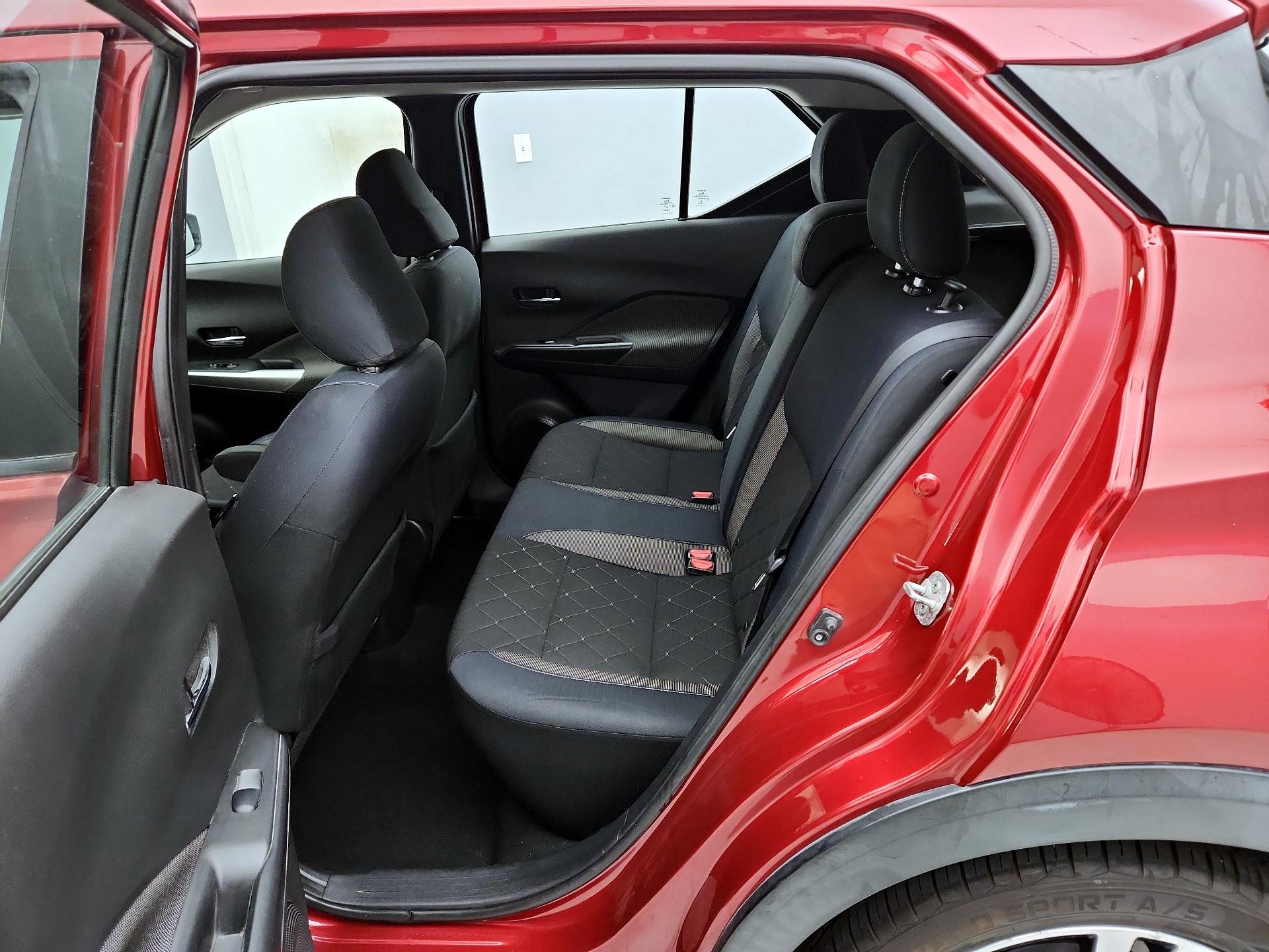 Thumbnail: 2018 Nissan Kicks - 19