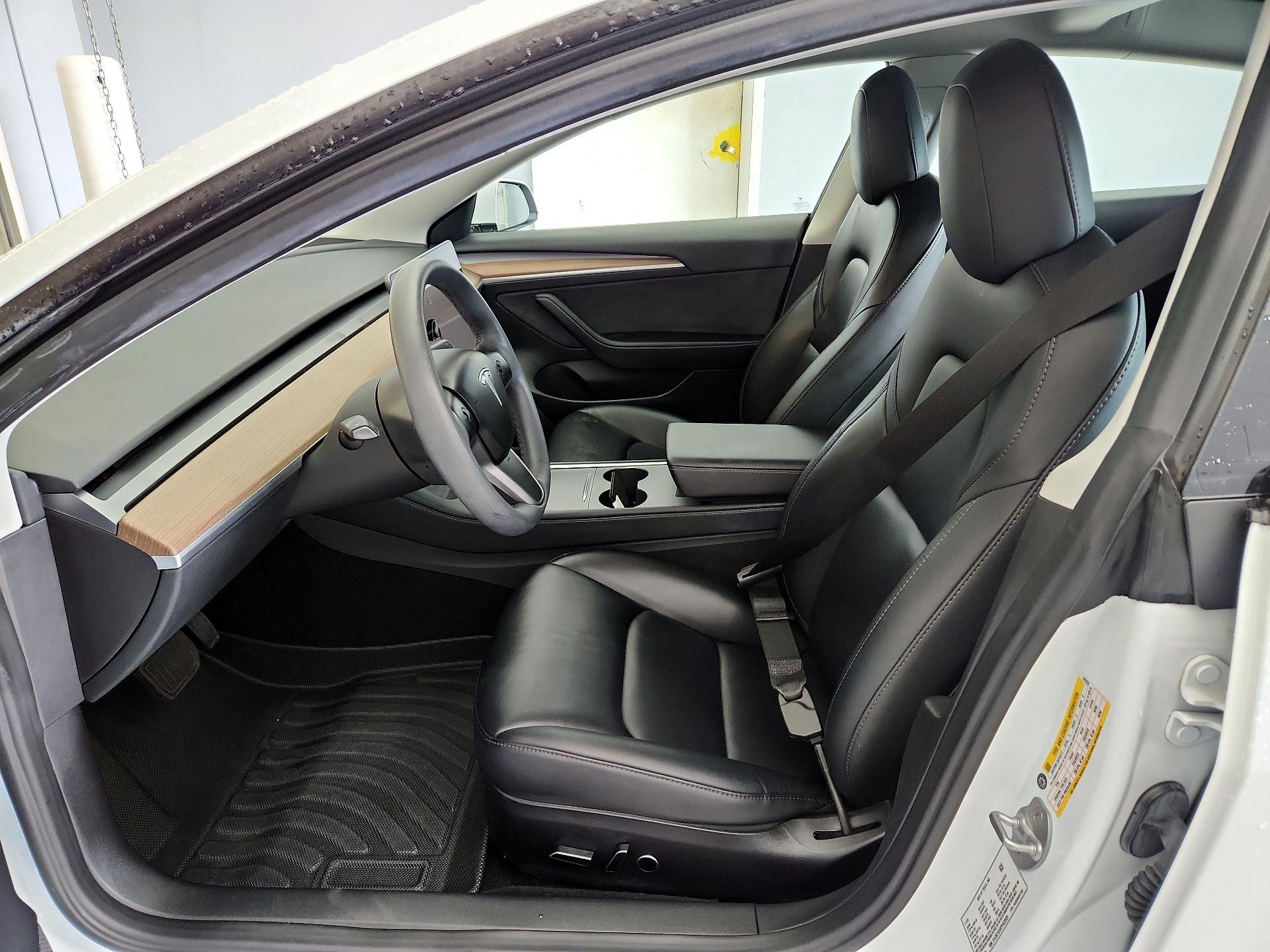 Thumbnail: 2023 Tesla Model 3 - 11