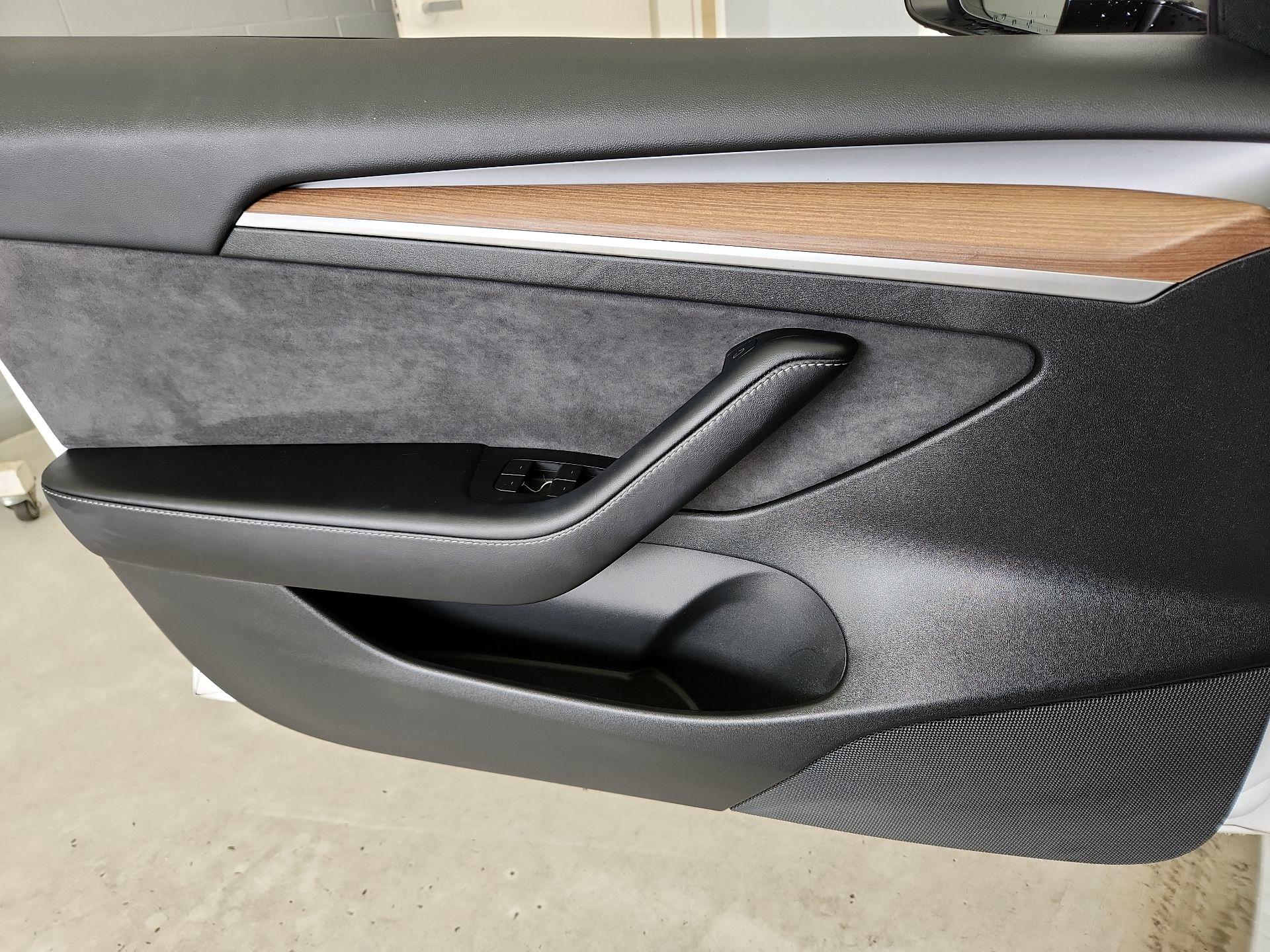 Thumbnail: 2023 Tesla Model 3 - 12