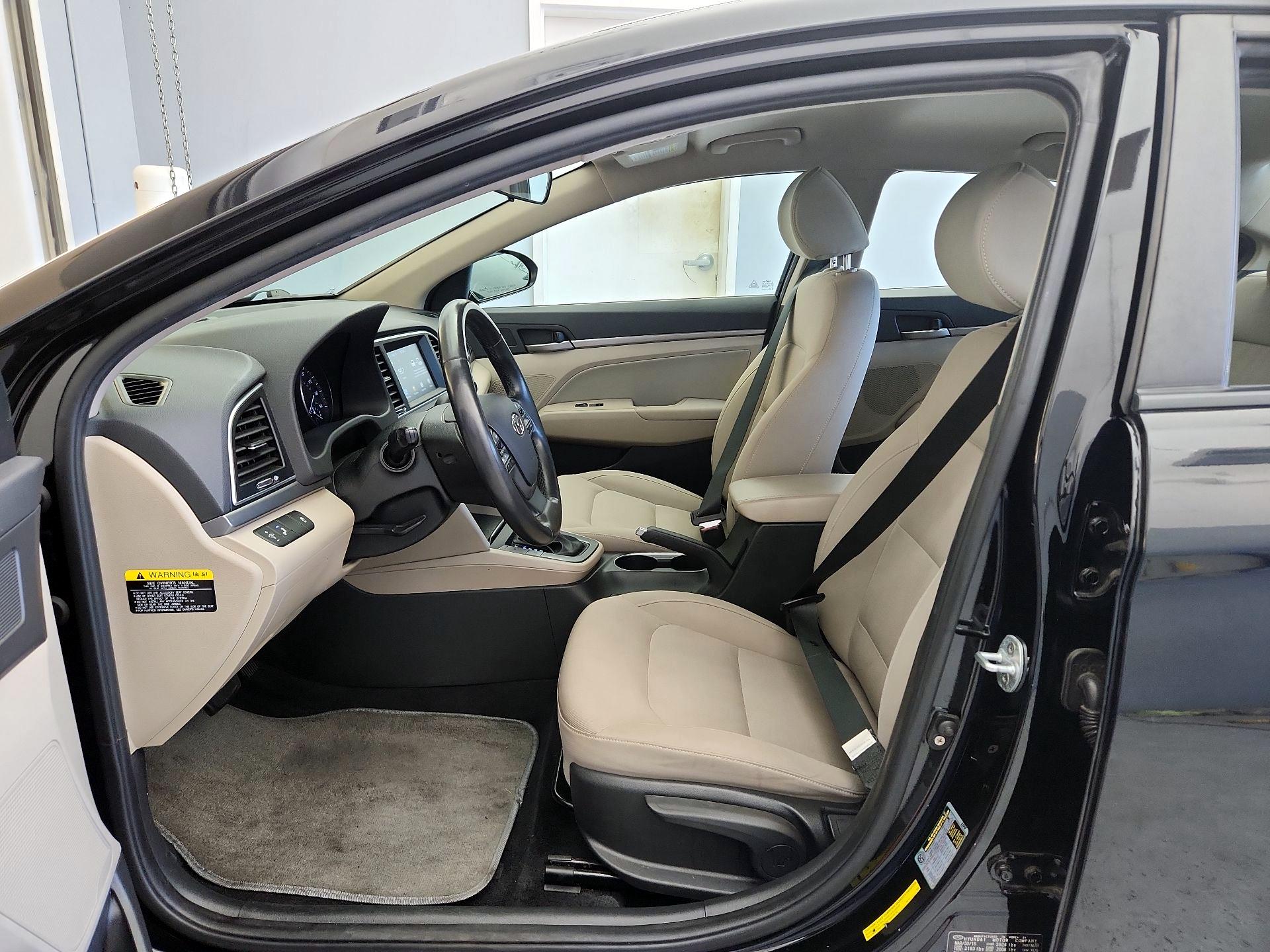 Thumbnail: 2017 Hyundai Elantra - 11