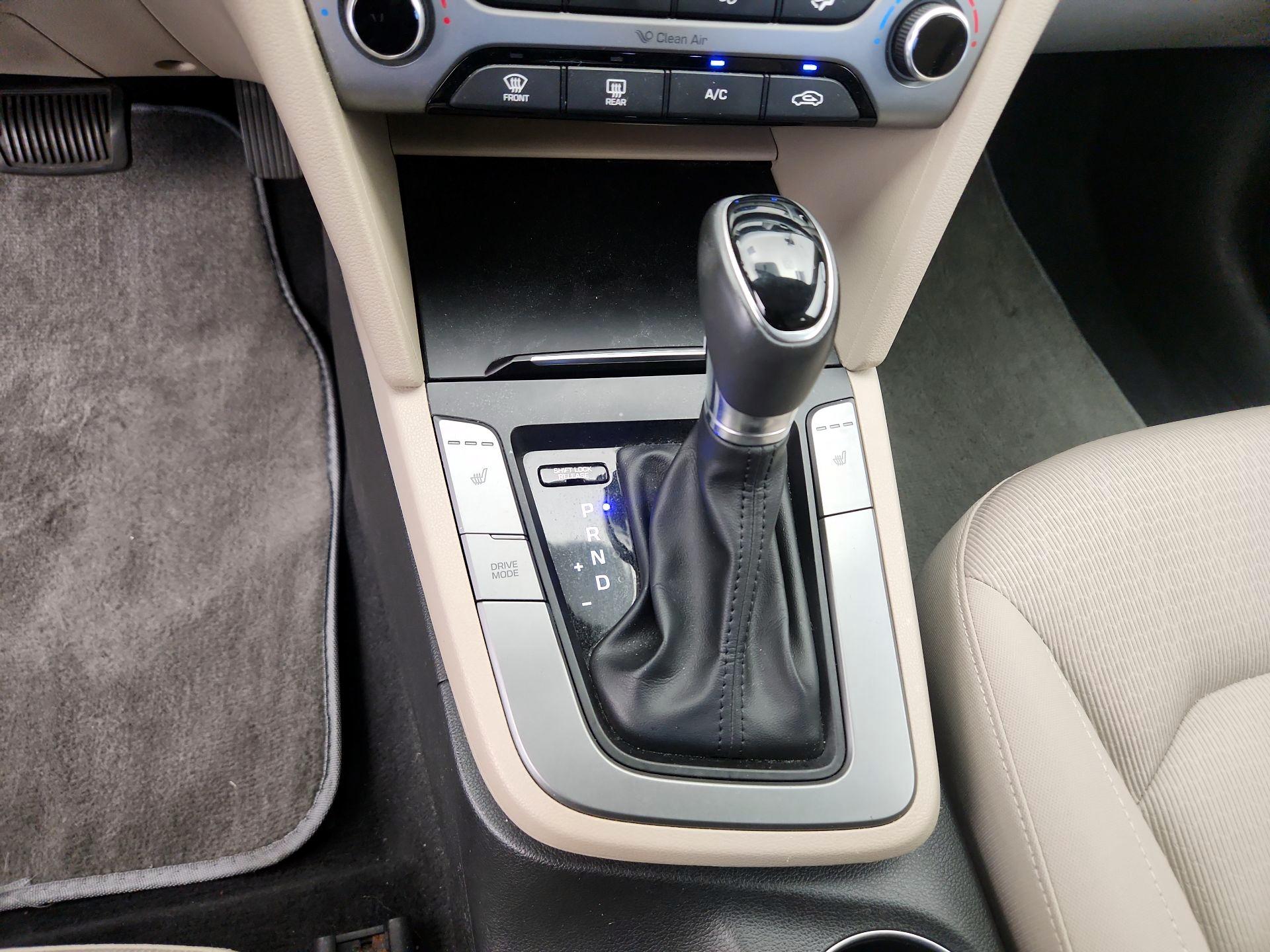 Thumbnail: 2017 Hyundai Elantra - 17